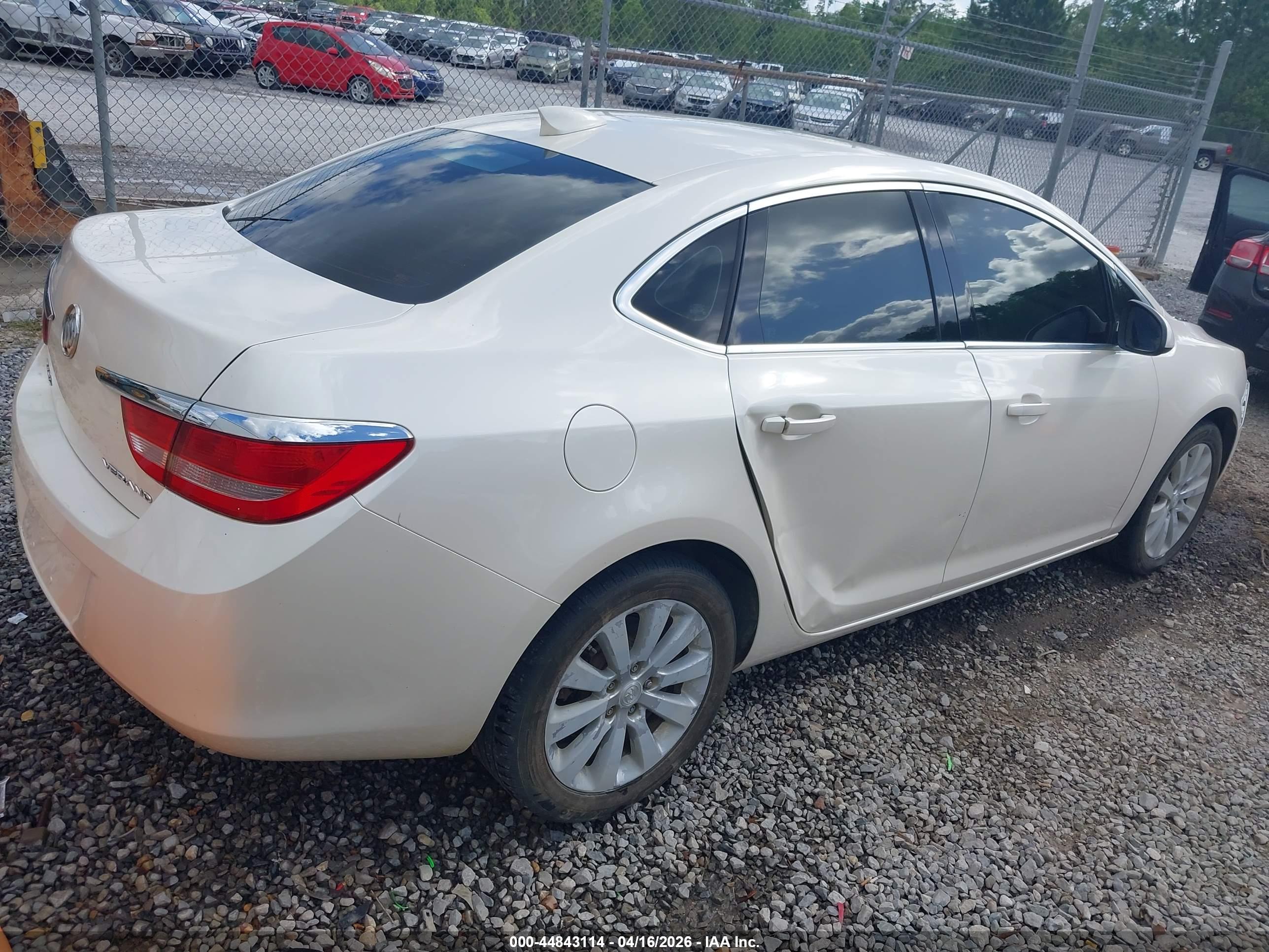 BUICK VERANO image 4