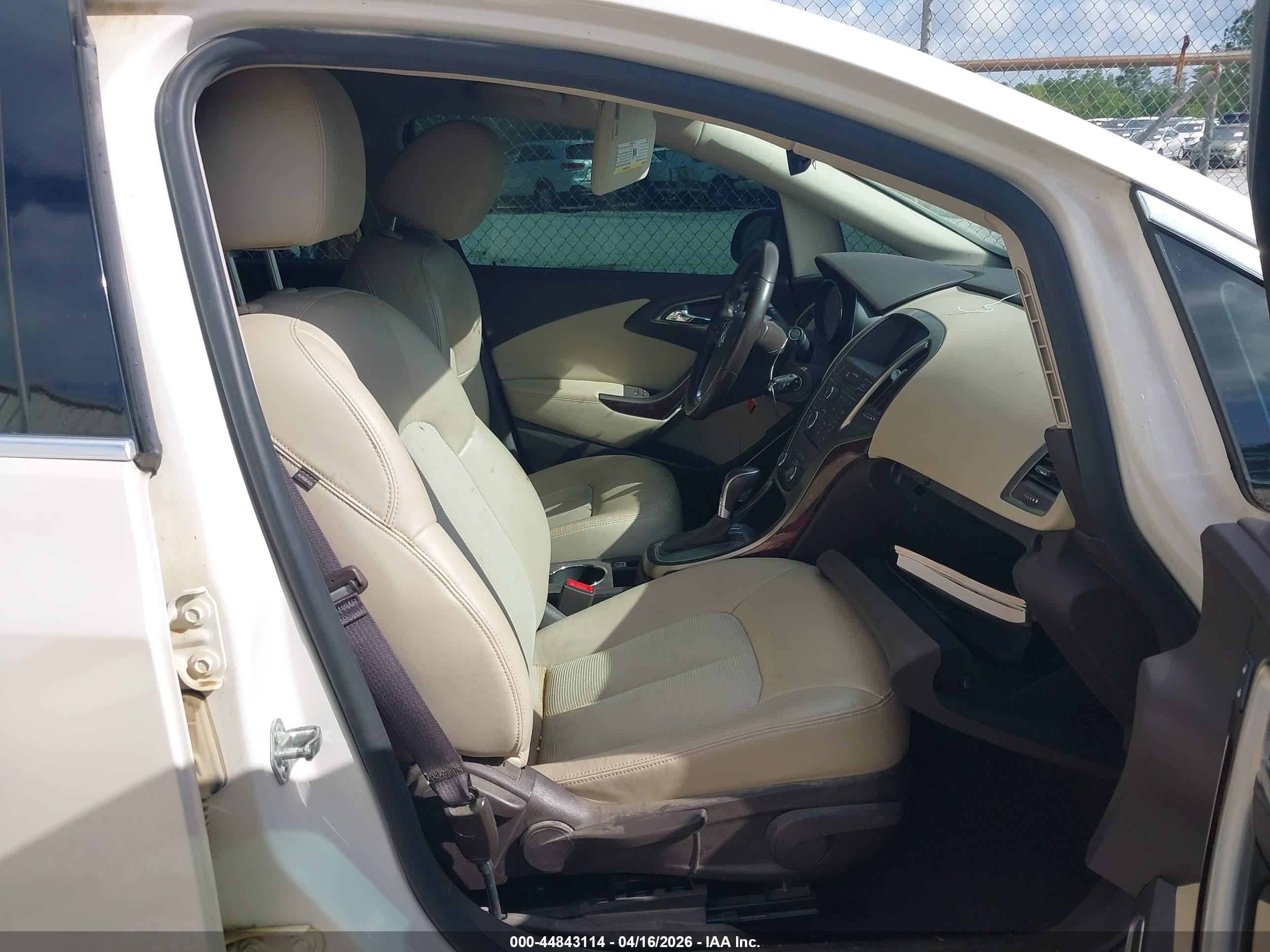 BUICK VERANO image 5