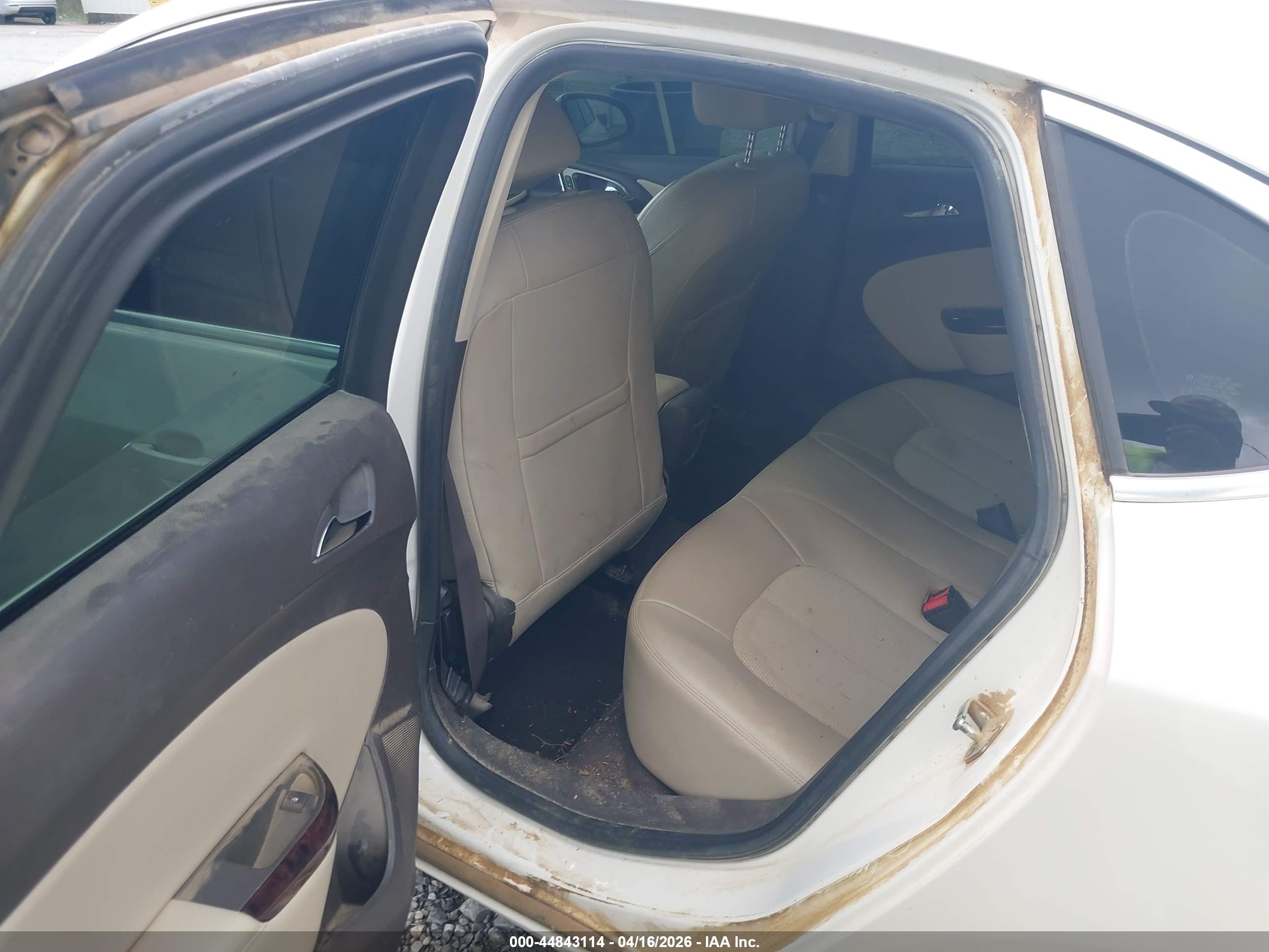 BUICK VERANO image 8