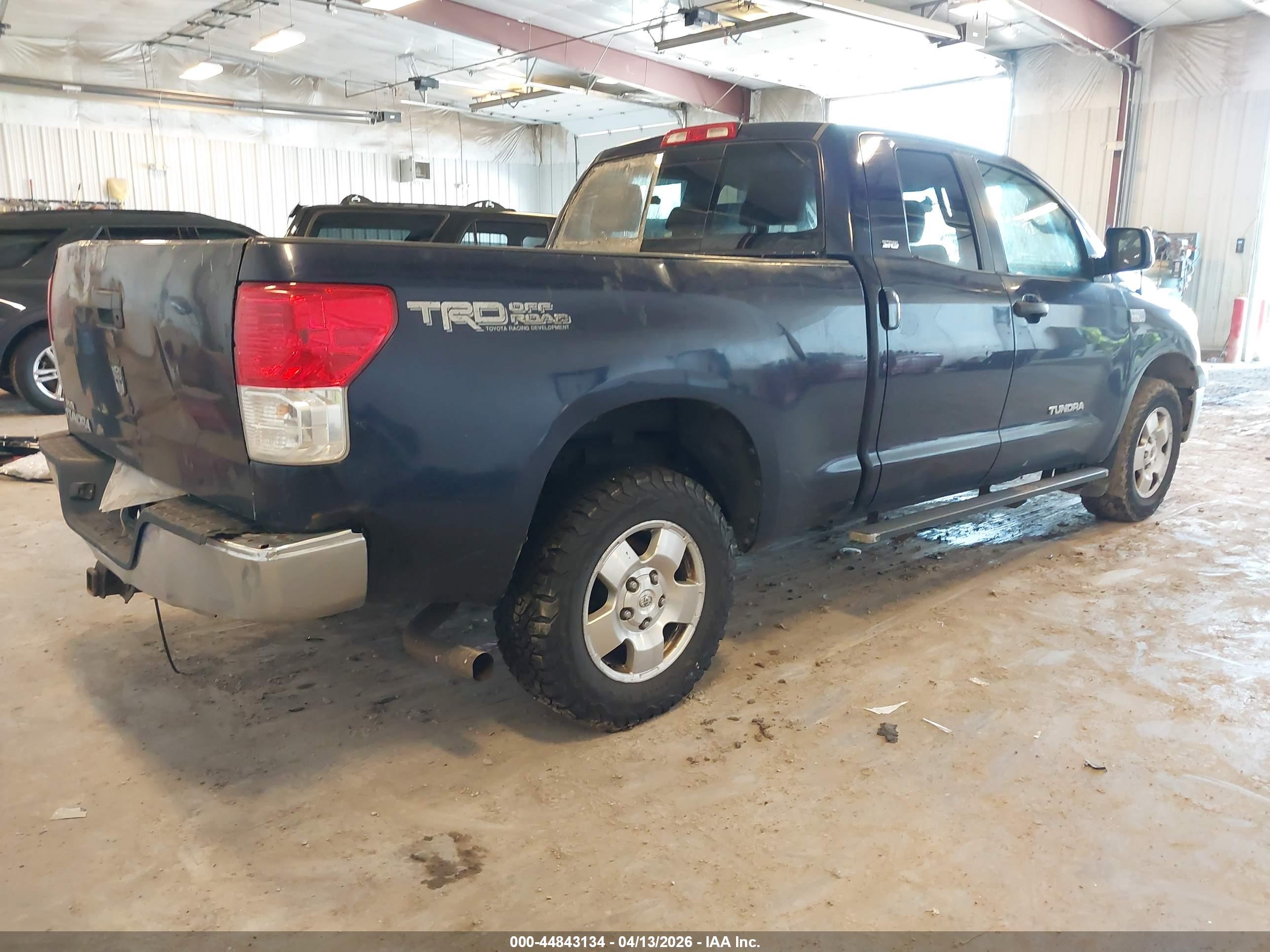 TOYOTA TUNDRA image 4