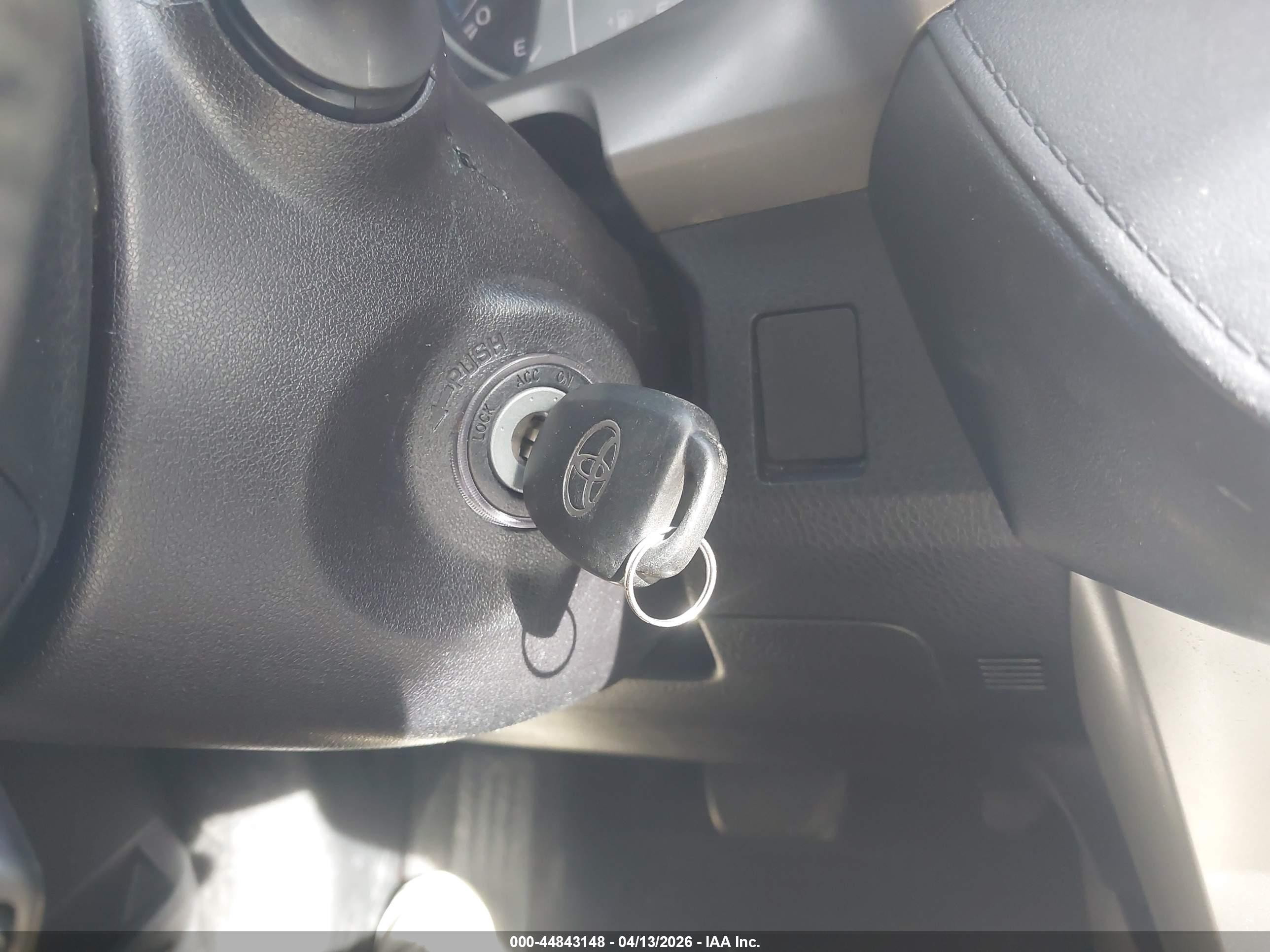 TOYOTA RAV4 image 11