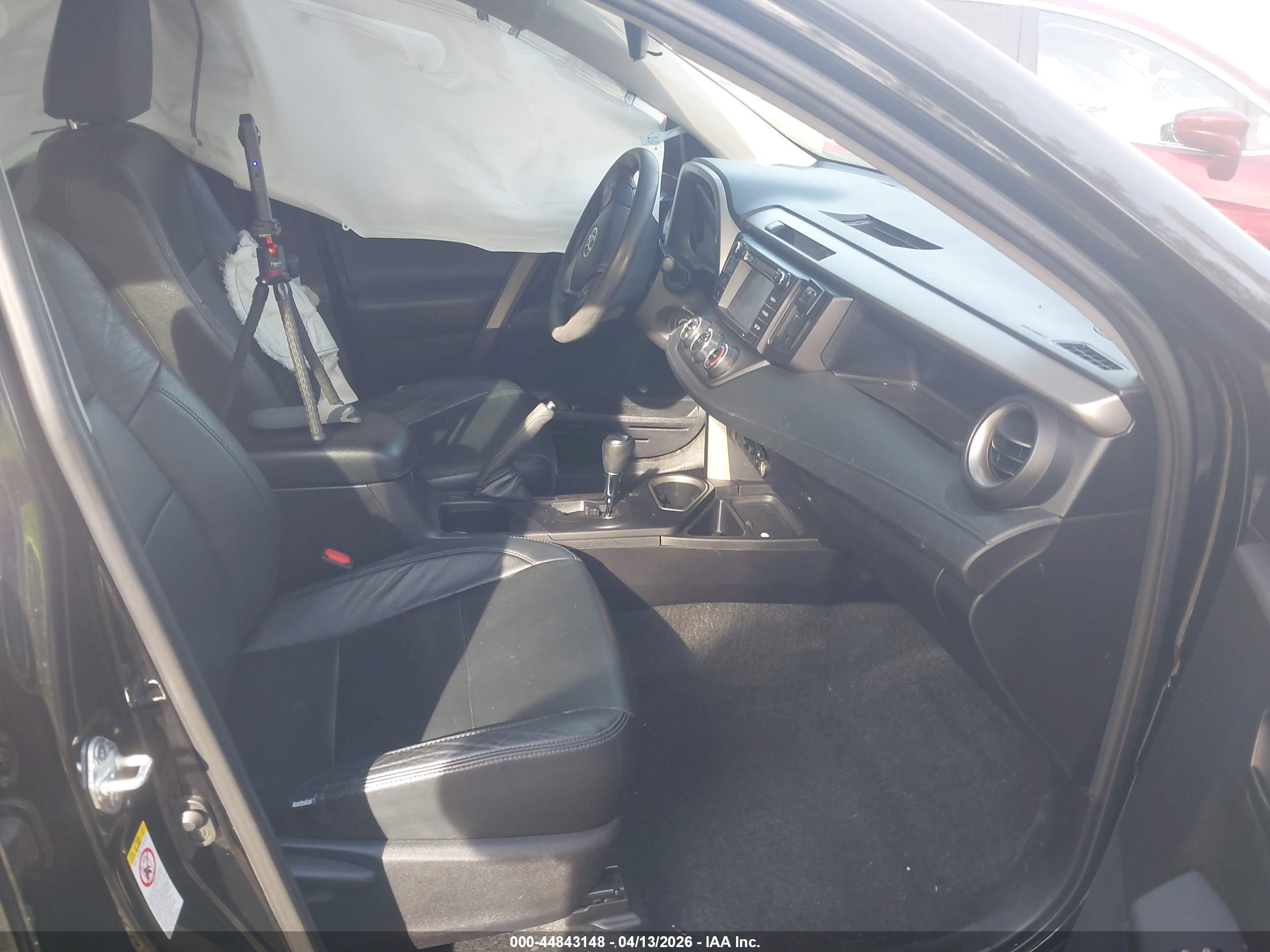 TOYOTA RAV4 image 5