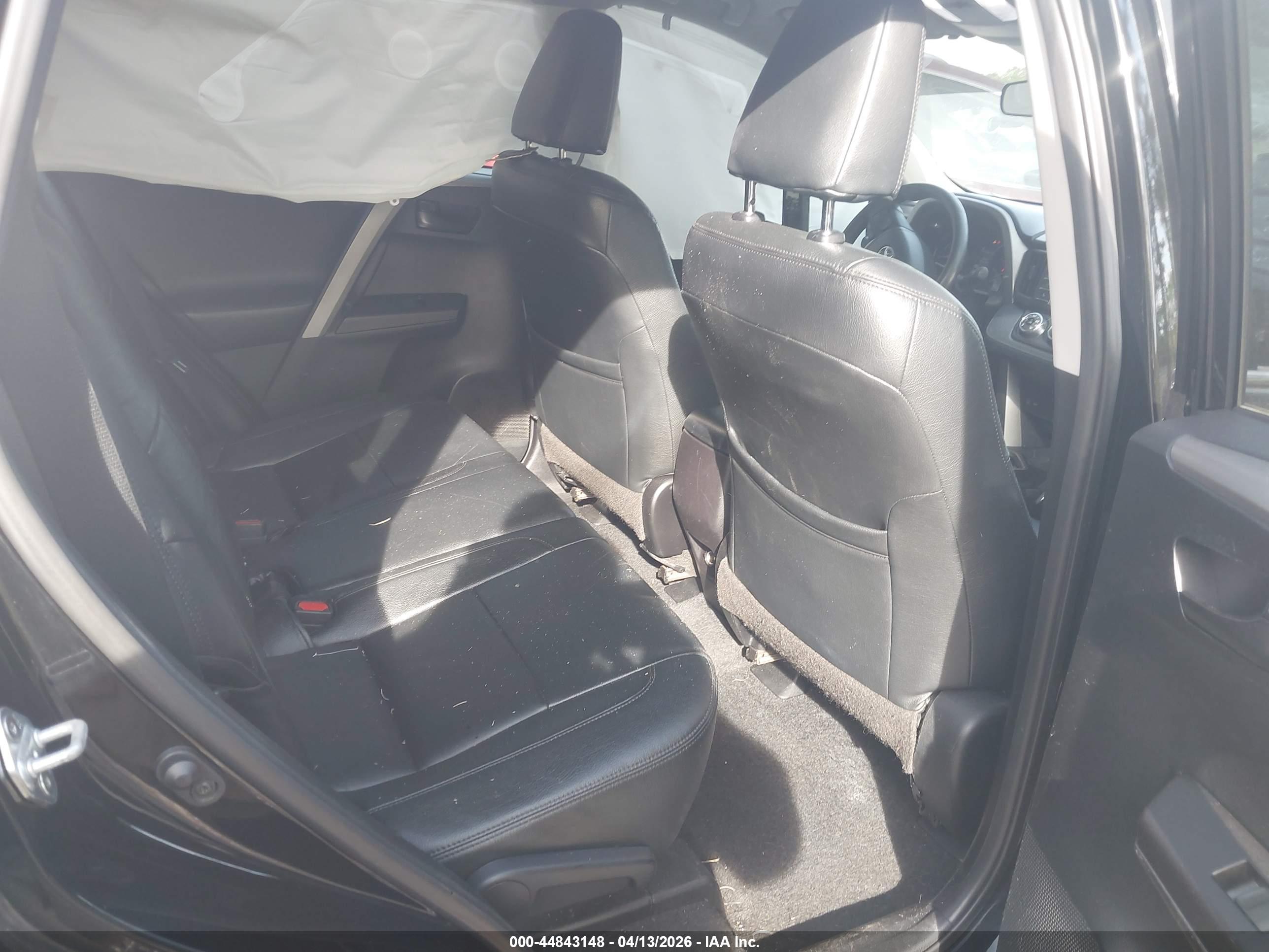 TOYOTA RAV4 image 8