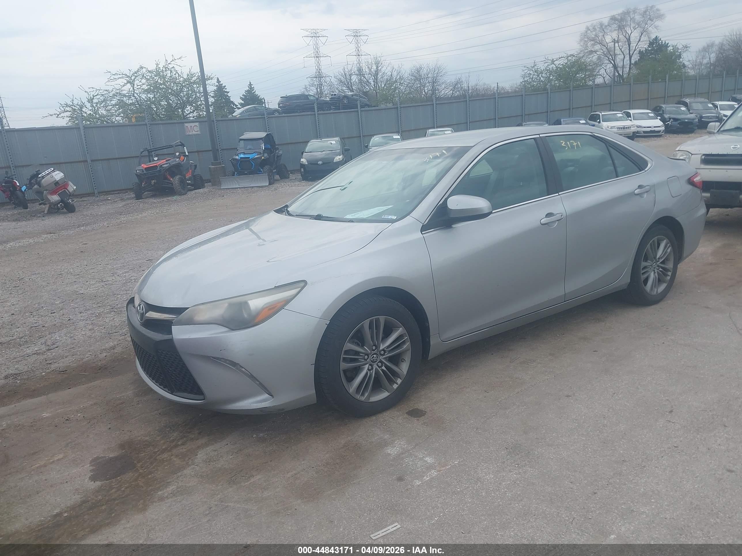 TOYOTA CAMRY image 2