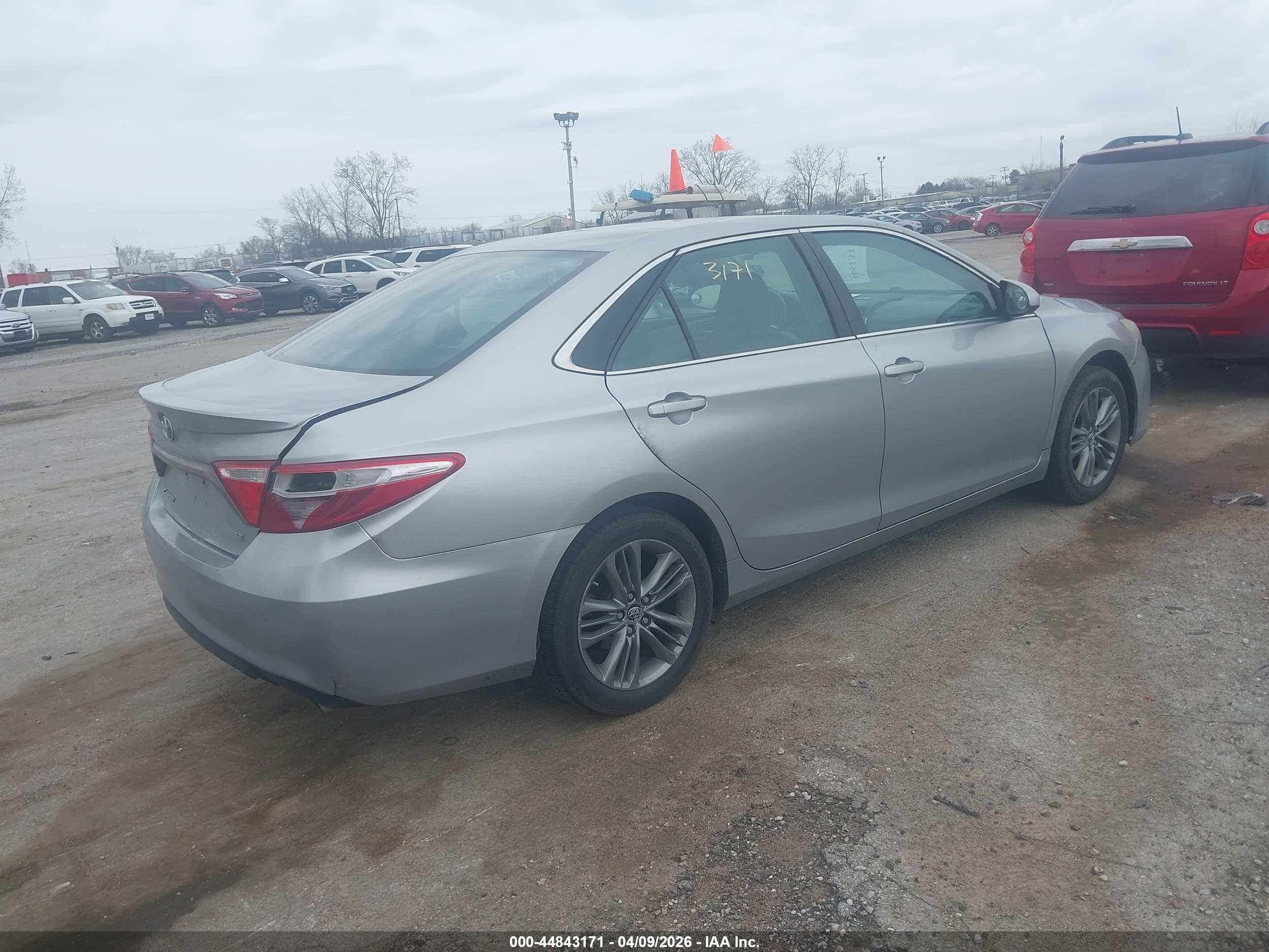 TOYOTA CAMRY image 4