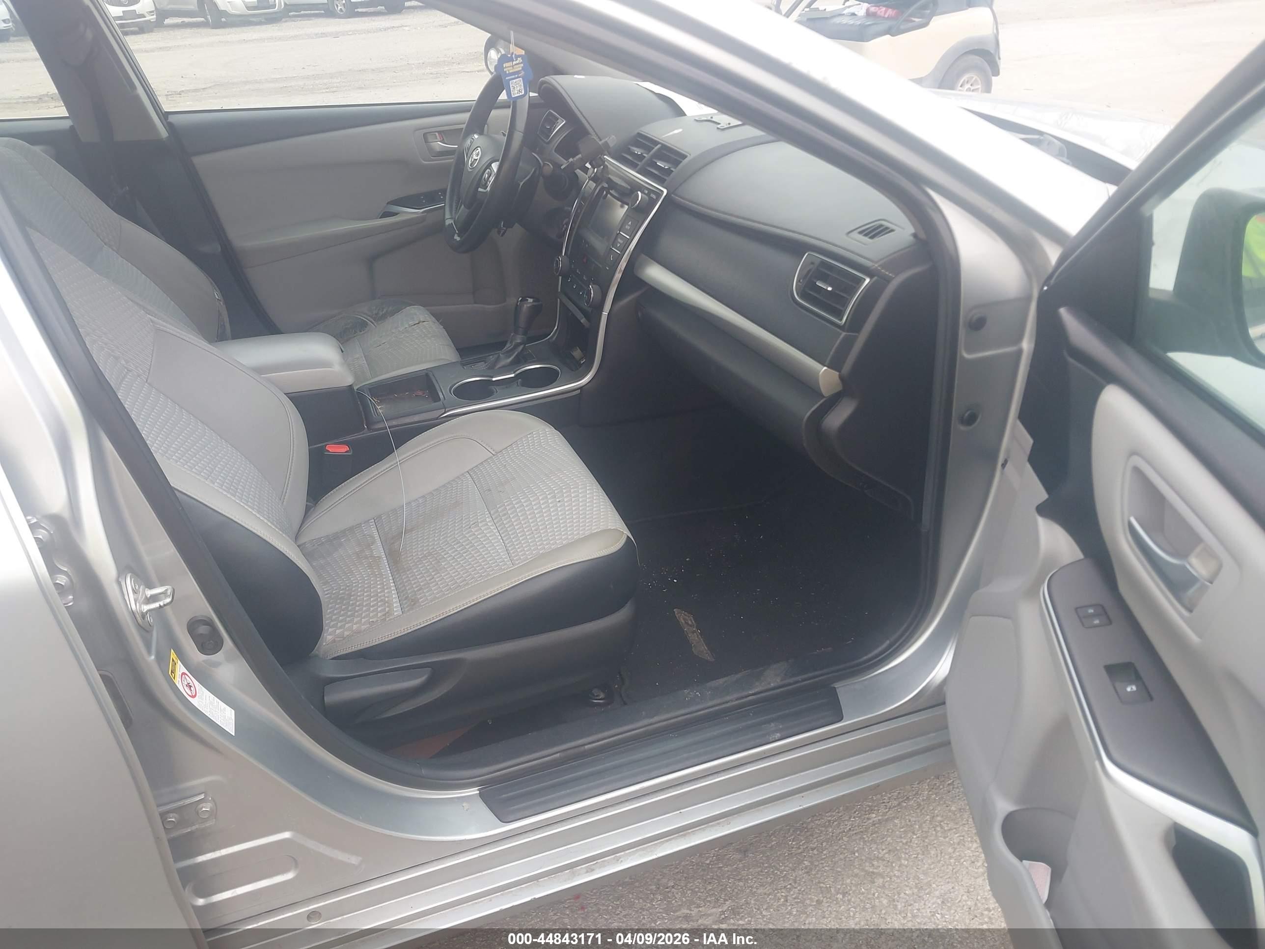 TOYOTA CAMRY image 5