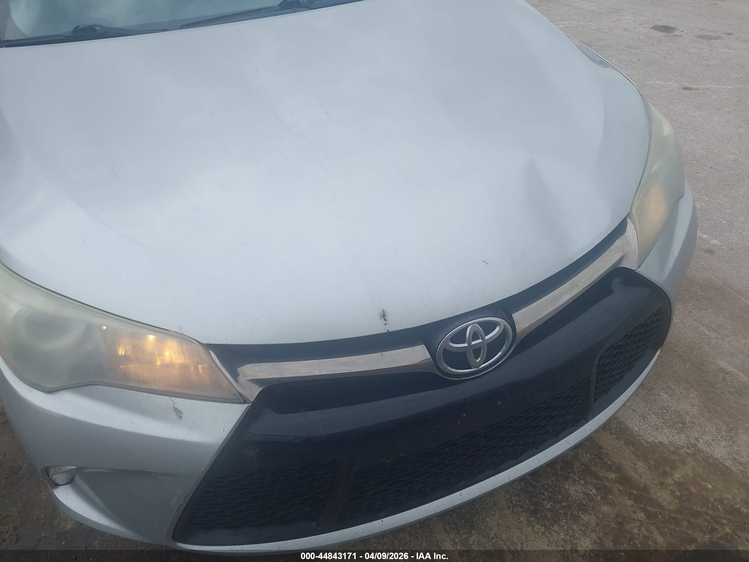 TOYOTA CAMRY image 6