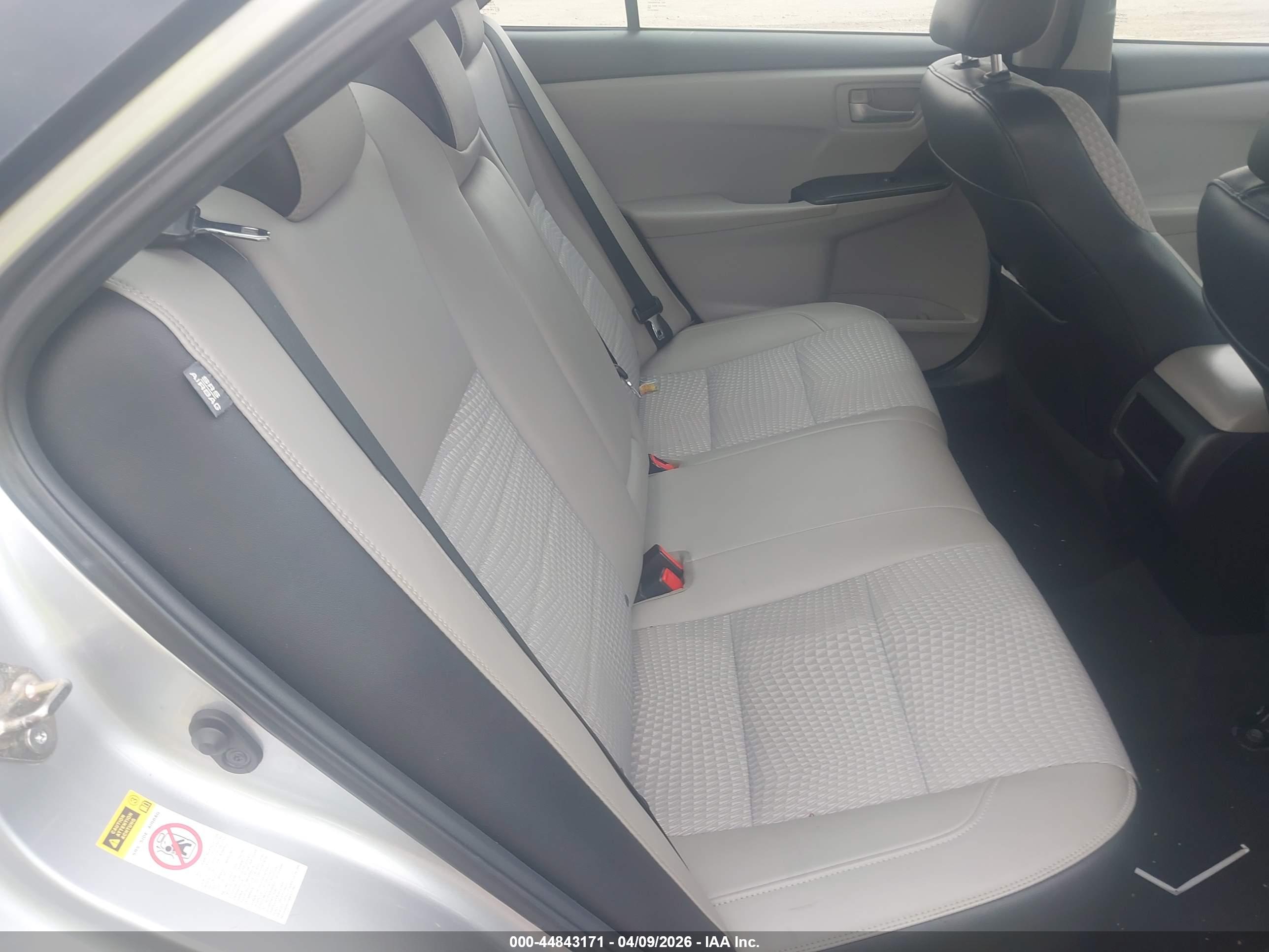 TOYOTA CAMRY image 8