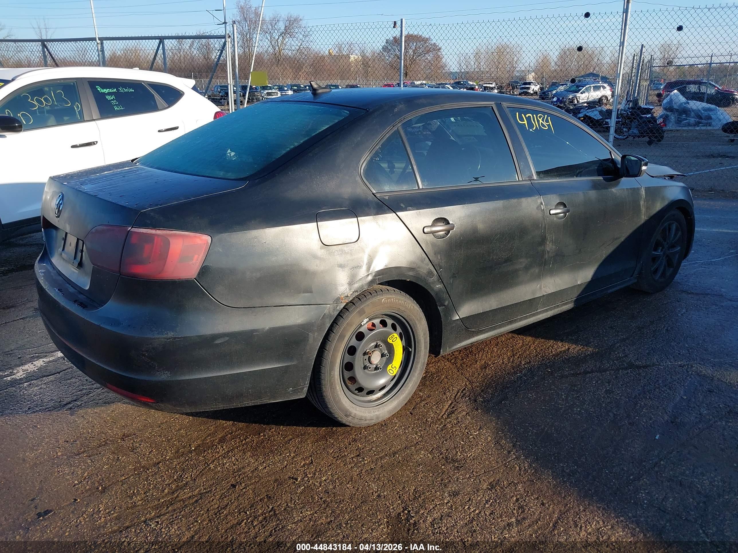 VOLKSWAGEN JETTA image 4