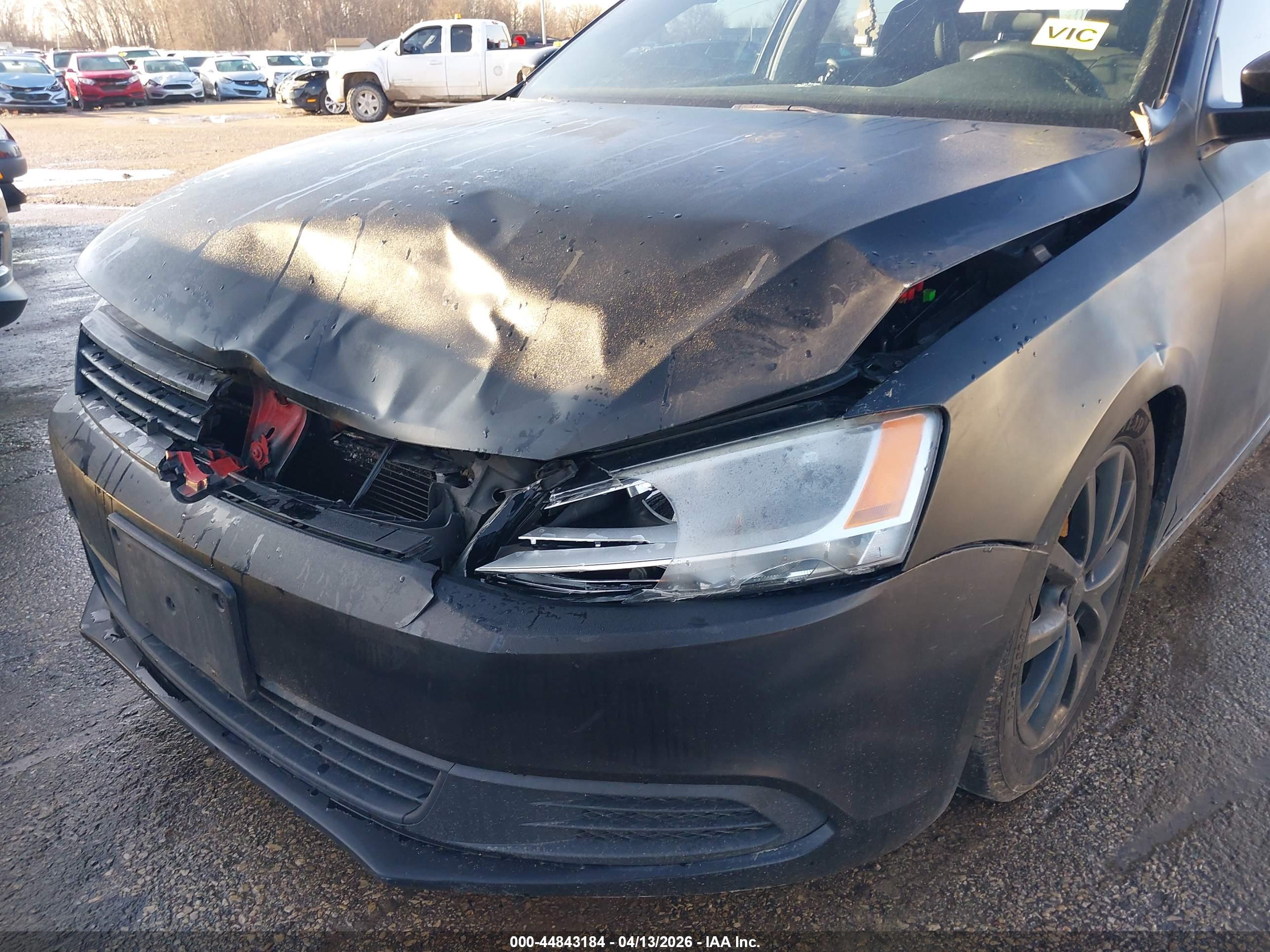 VOLKSWAGEN JETTA image 6