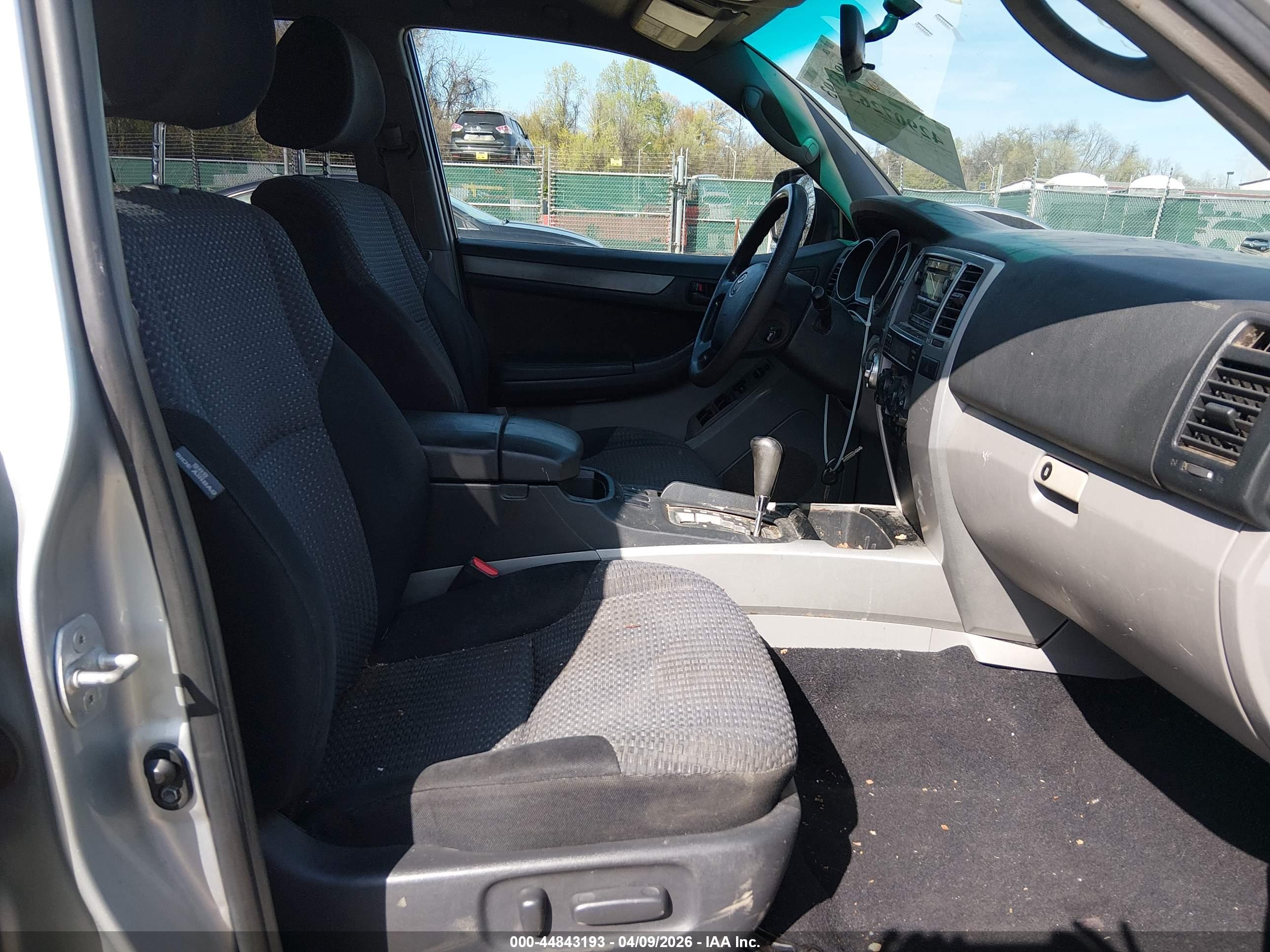 TOYOTA 4RUNNER image 5