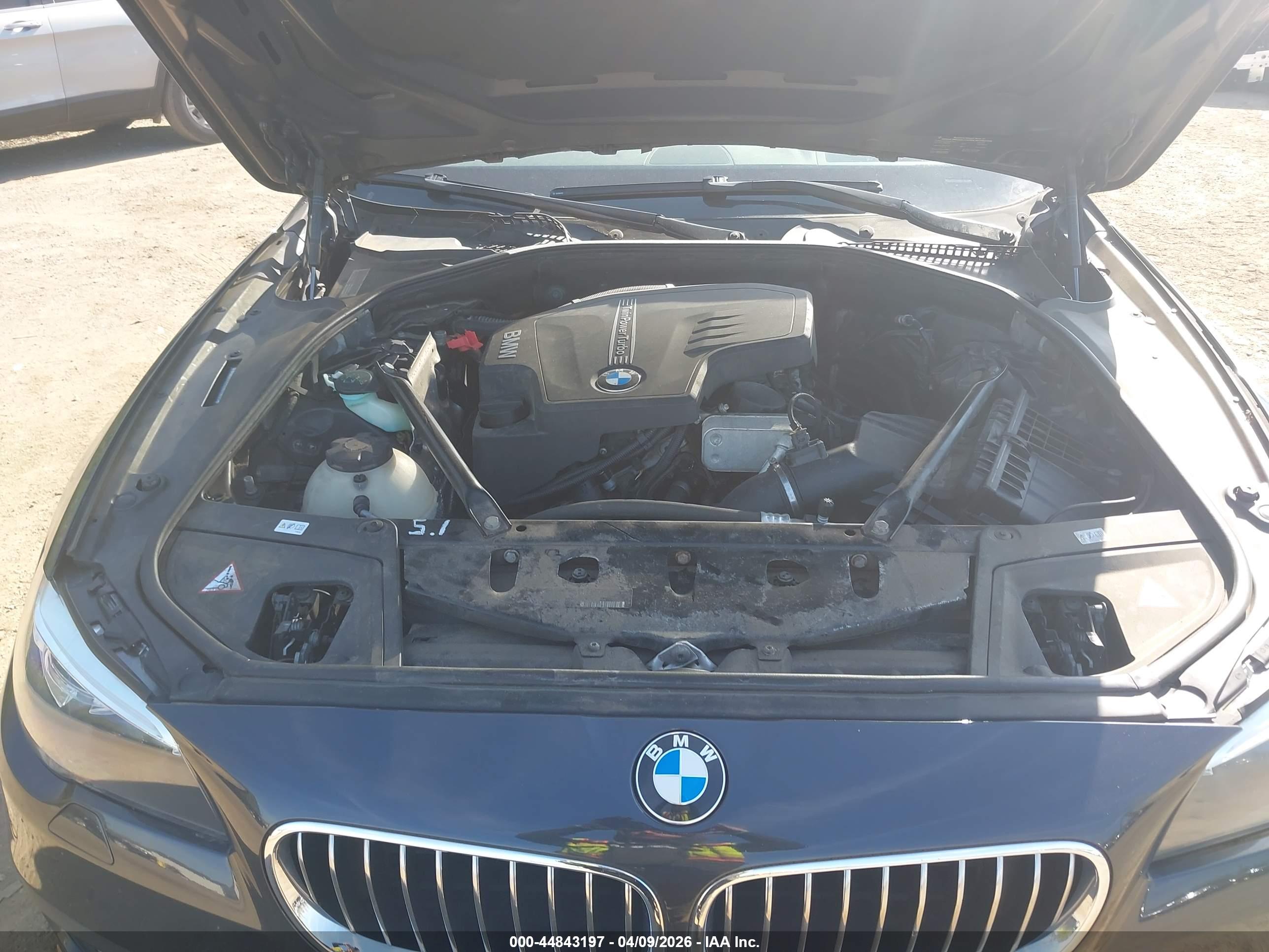 BMW 528I image 10