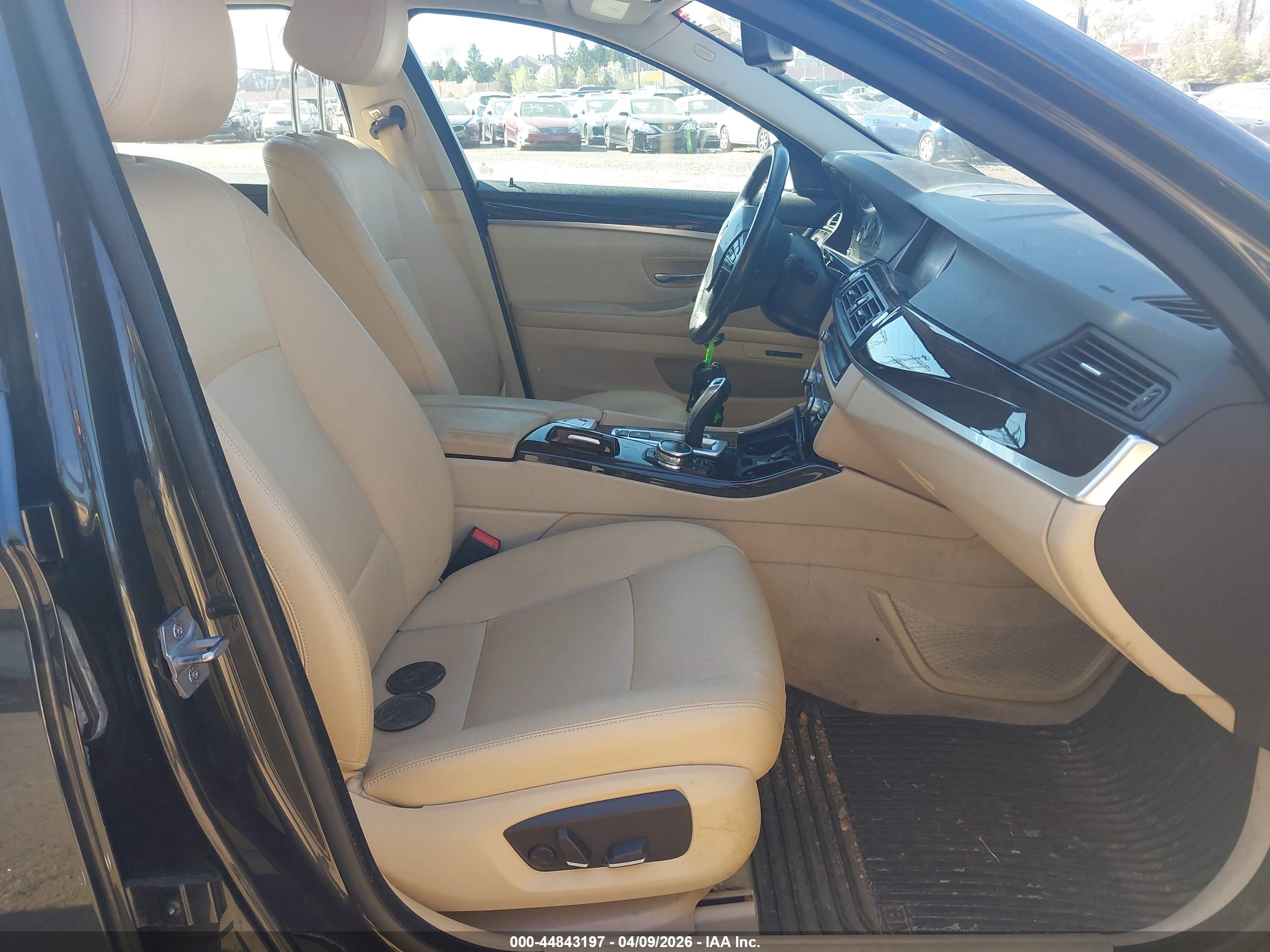 BMW 528I image 5