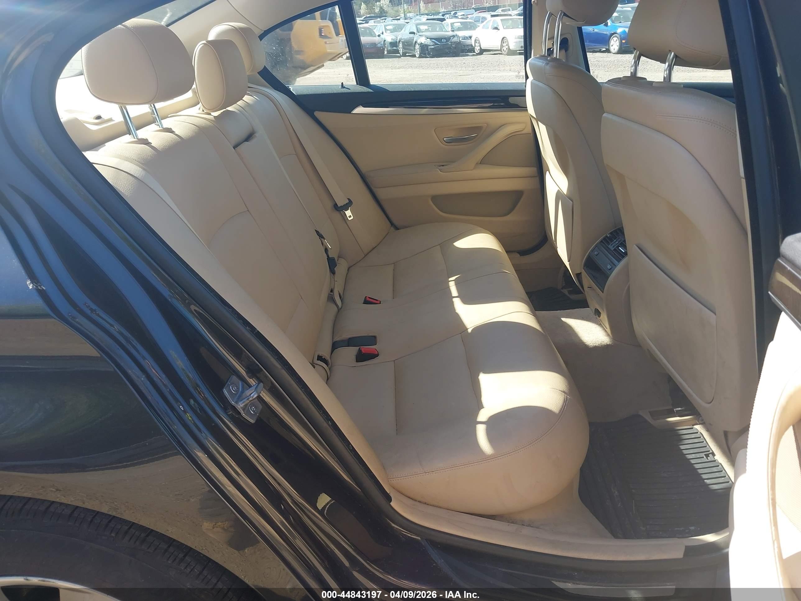 BMW 528I image 8