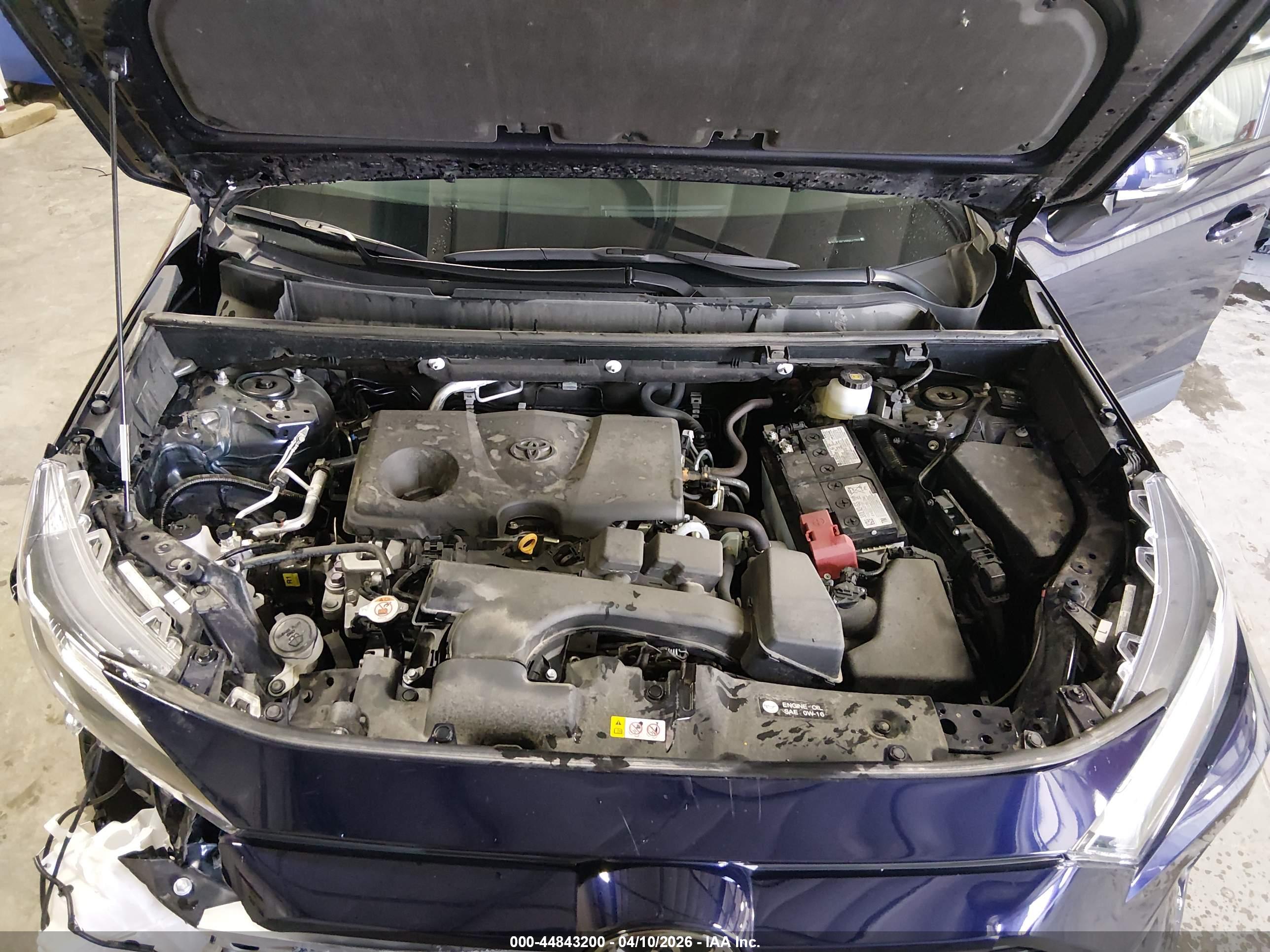 TOYOTA RAV4 image 10