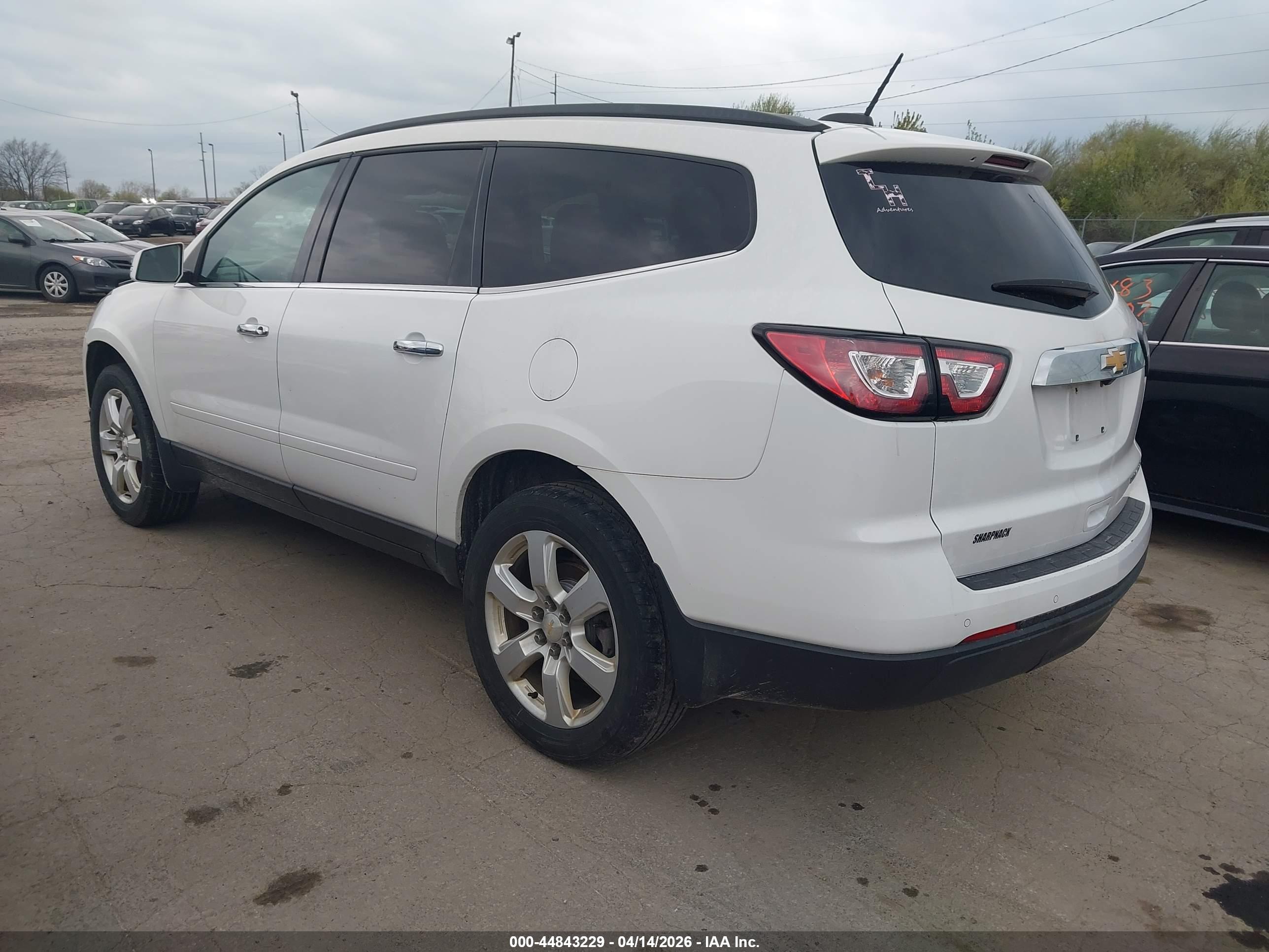 CHEVROLET TRAVERSE image 3