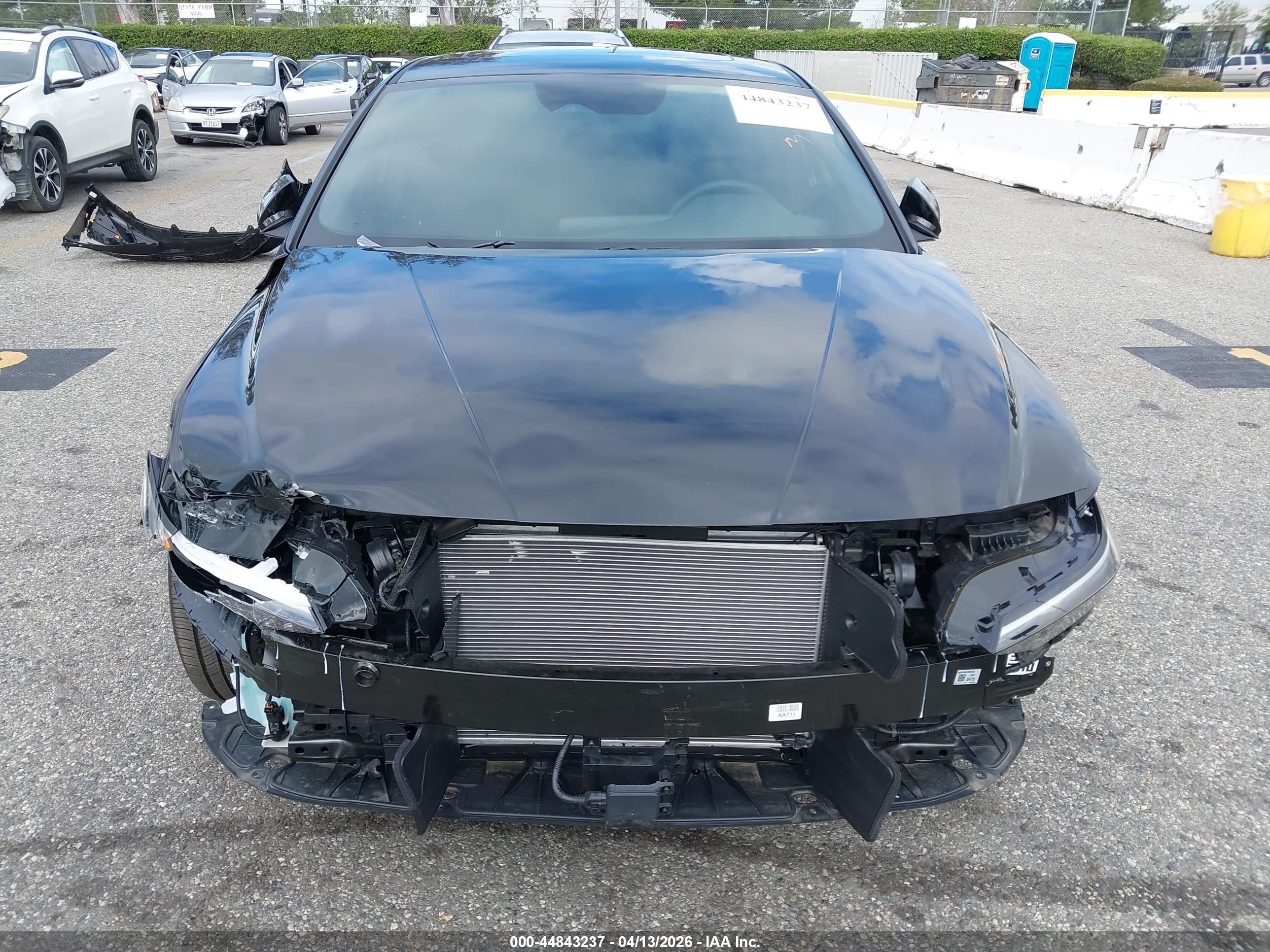 HYUNDAI ELANTRA image 6