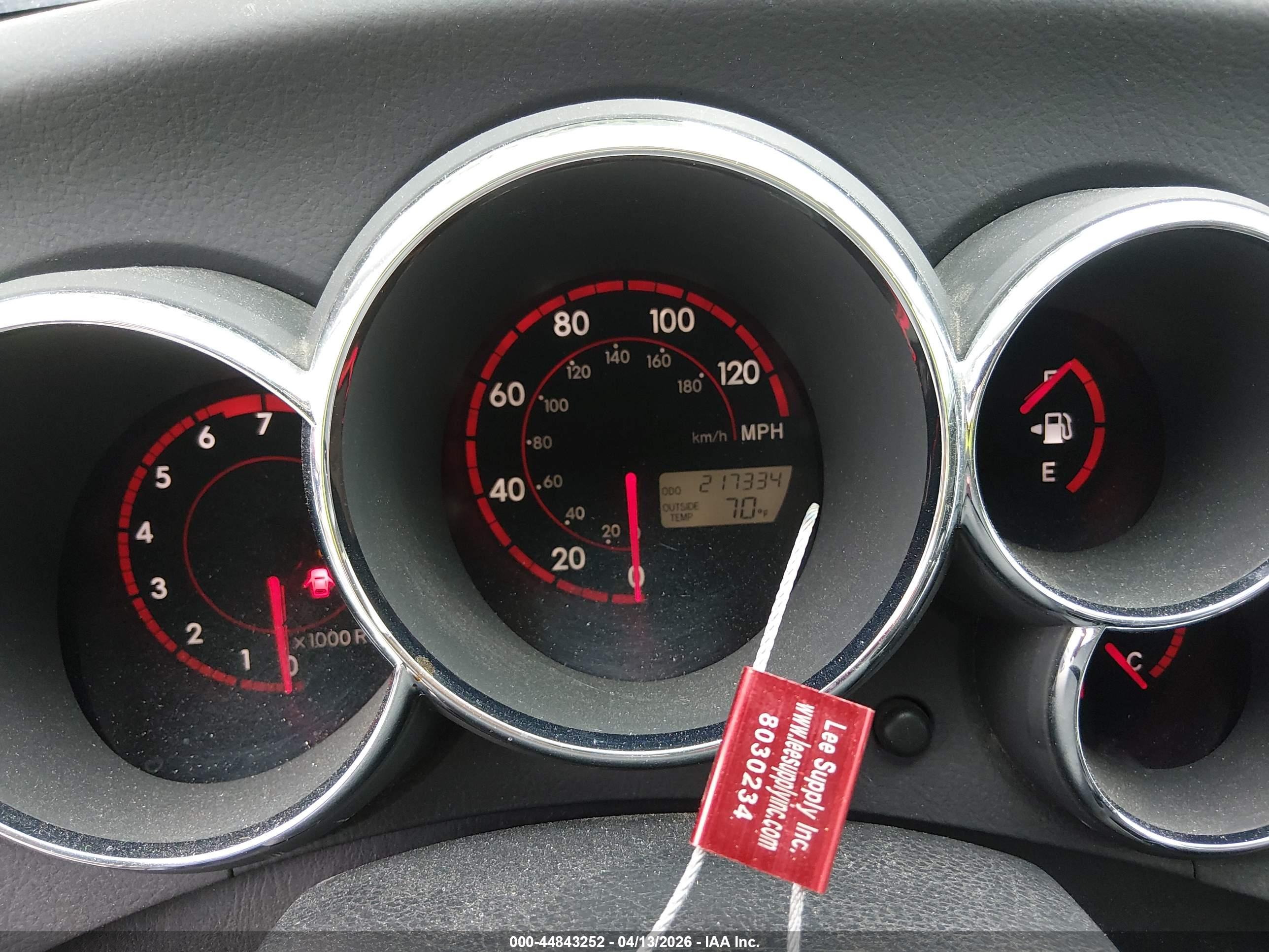 PONTIAC VIBE image 7