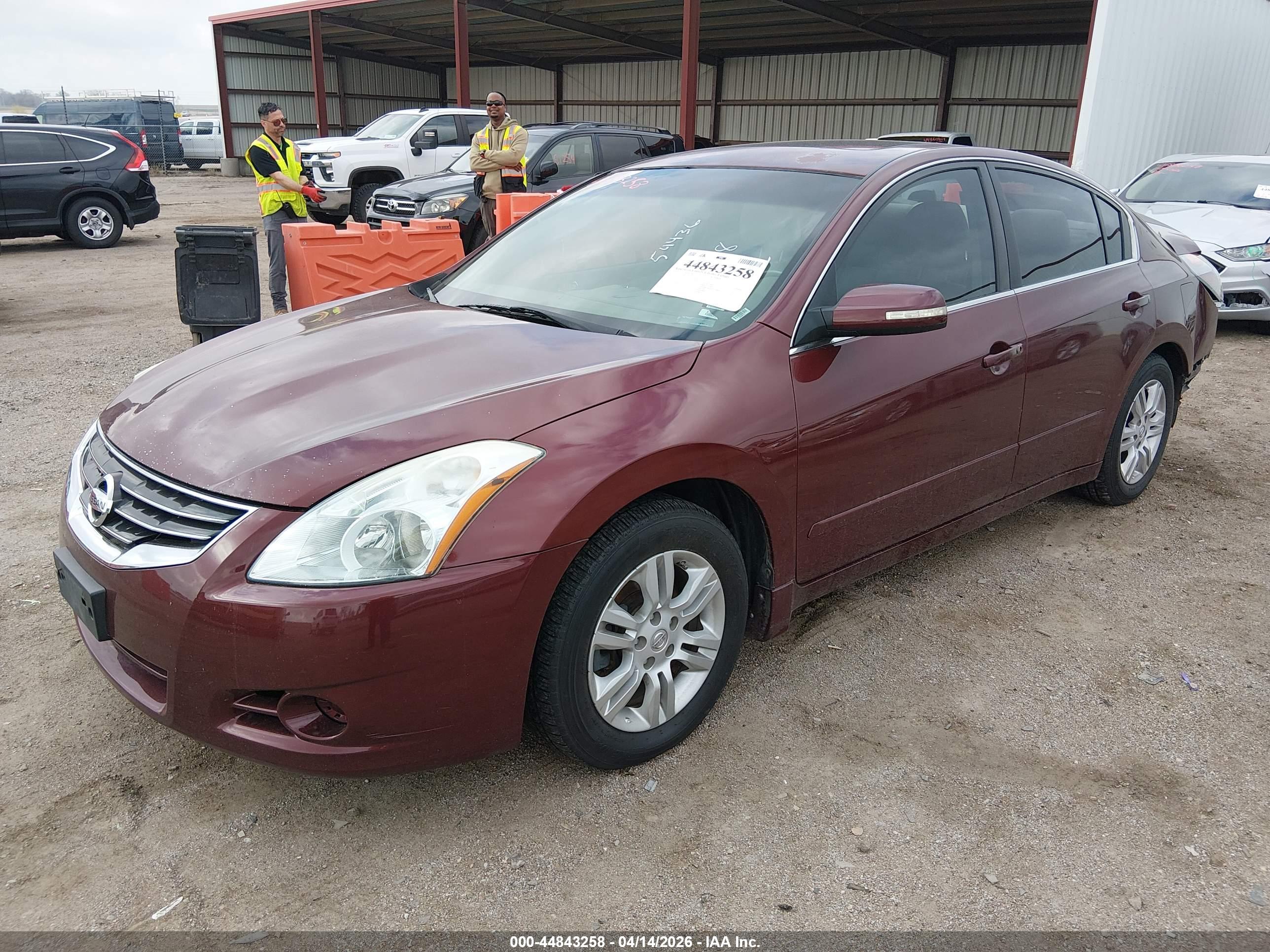 NISSAN ALTIMA image 2