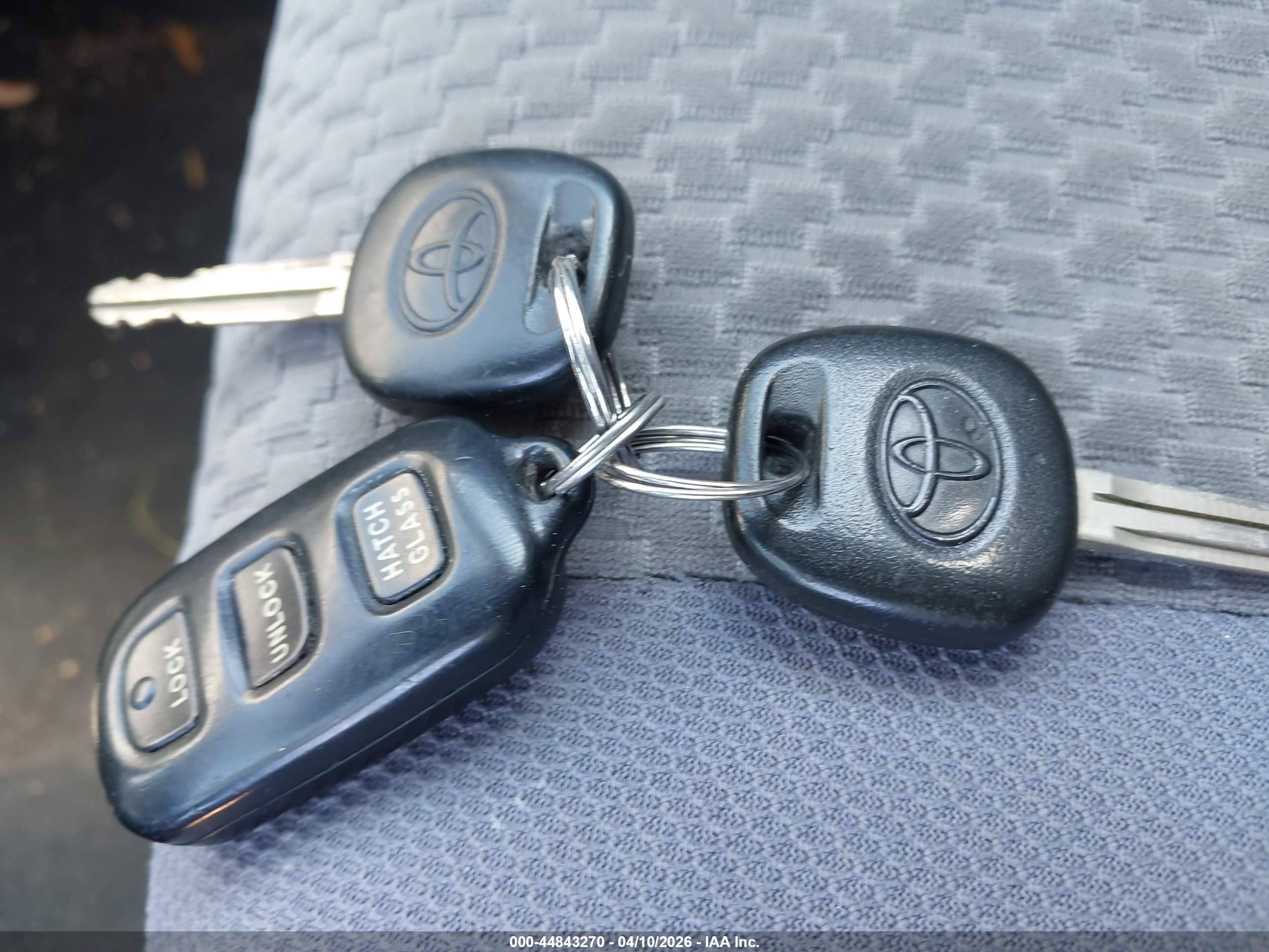 TOYOTA MATRIX image 11