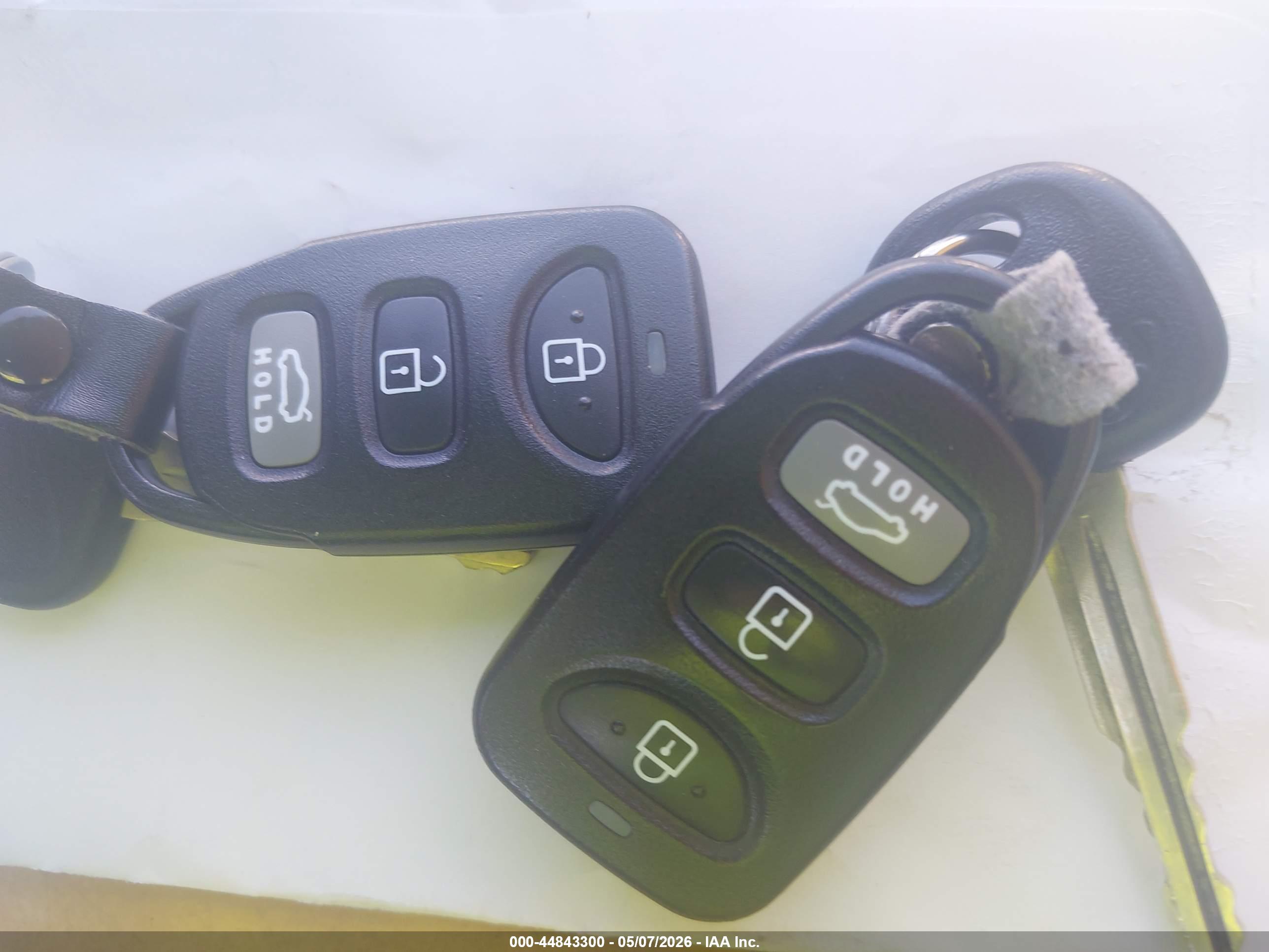 HYUNDAI ELANTRA image 11