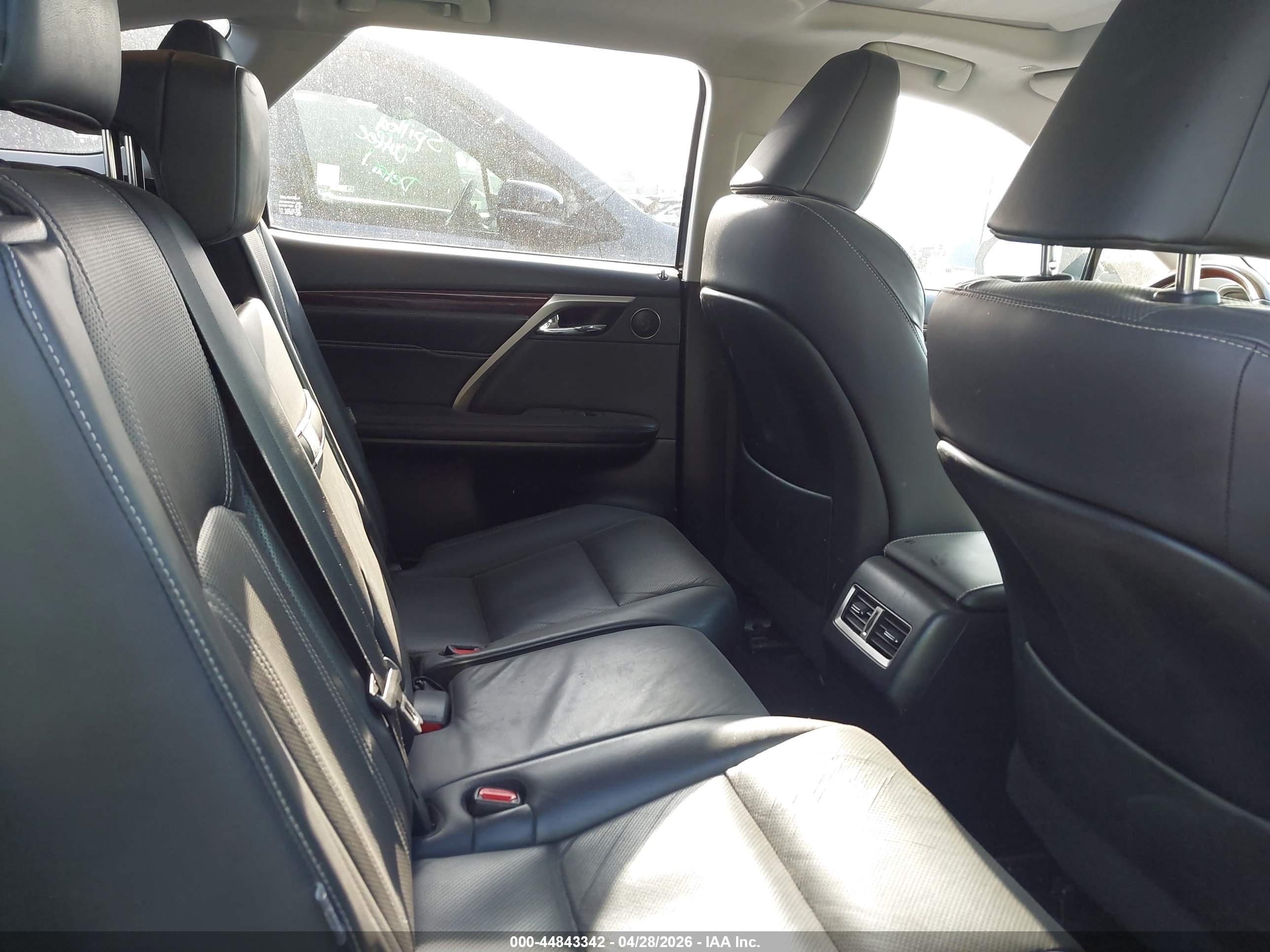 LEXUS RX image 8