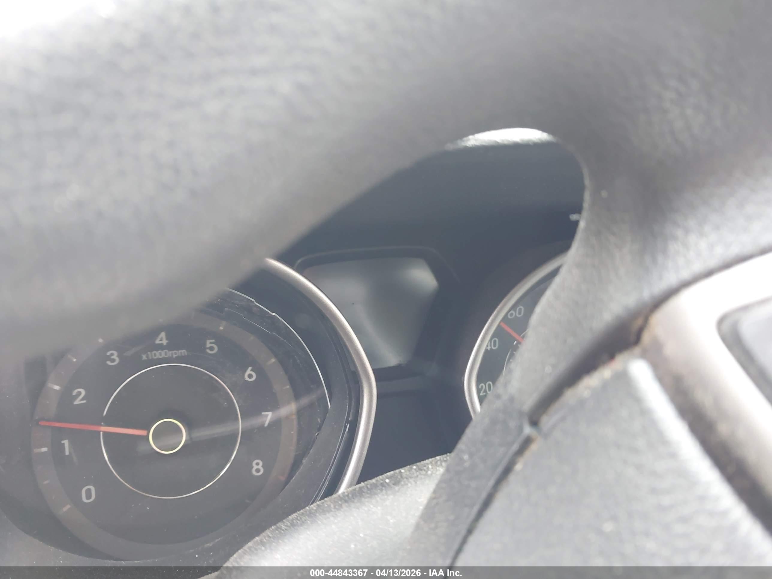 HYUNDAI ELANTRA image 7