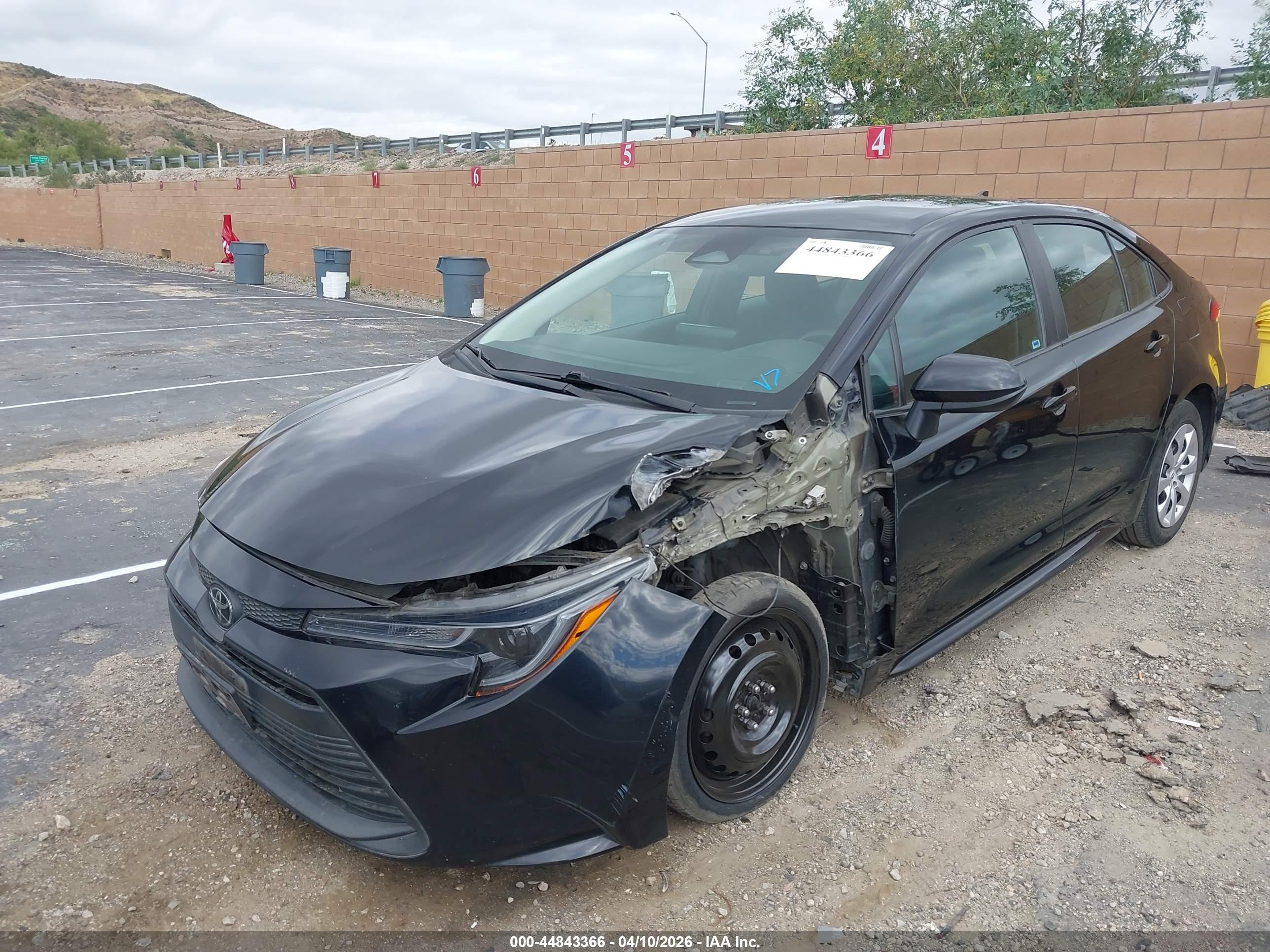 TOYOTA COROLLA image 2