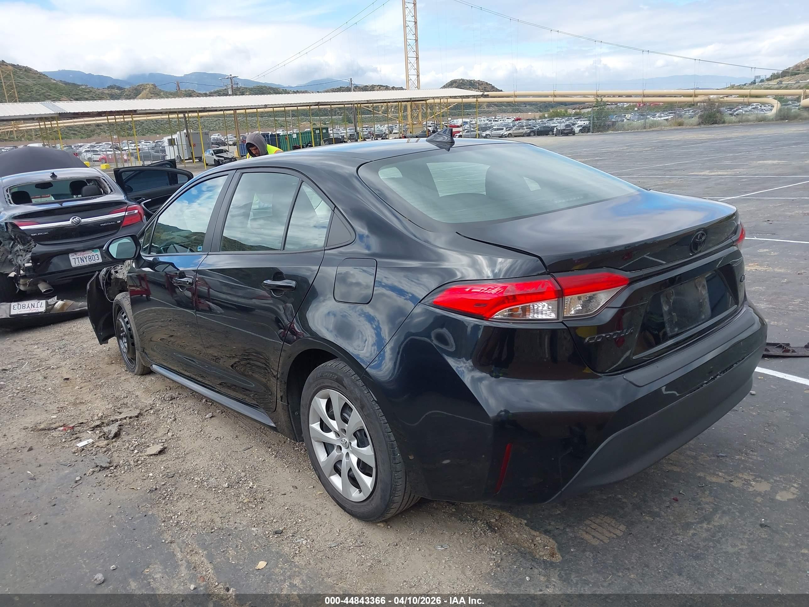 TOYOTA COROLLA image 3
