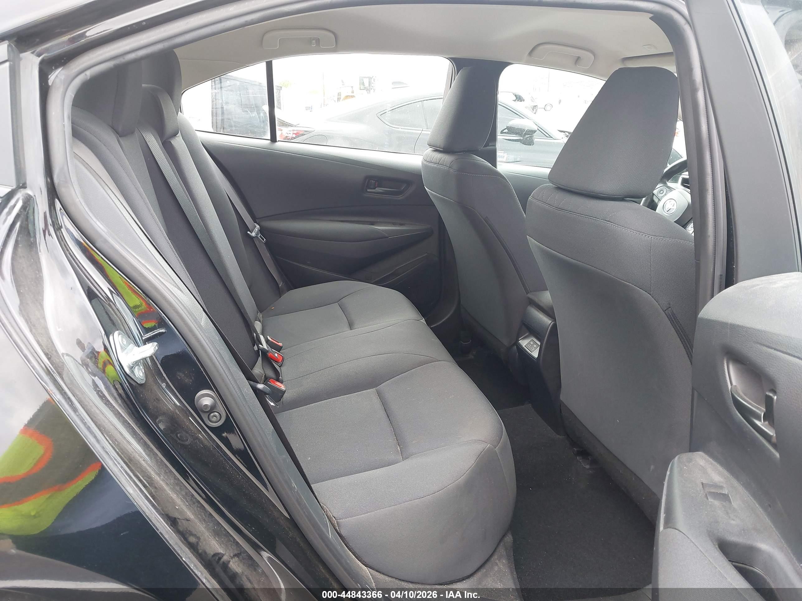 TOYOTA COROLLA image 8