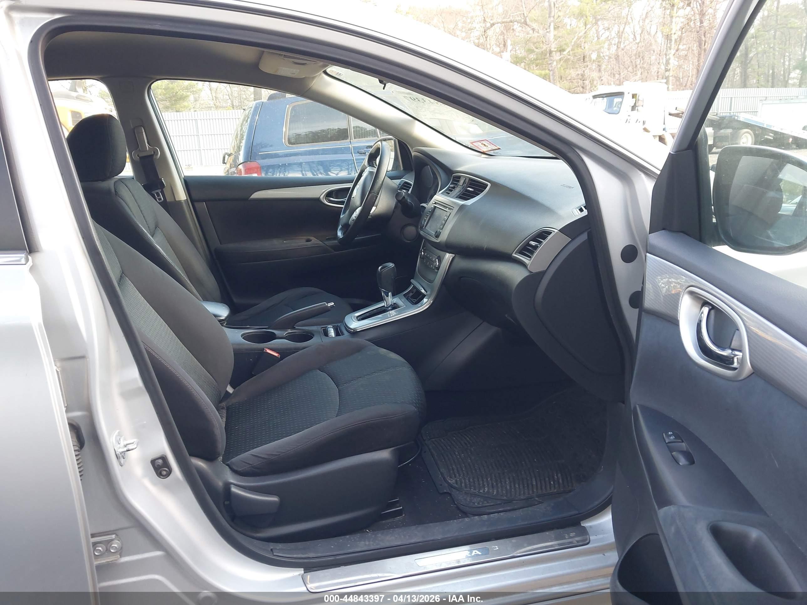 NISSAN SENTRA image 5