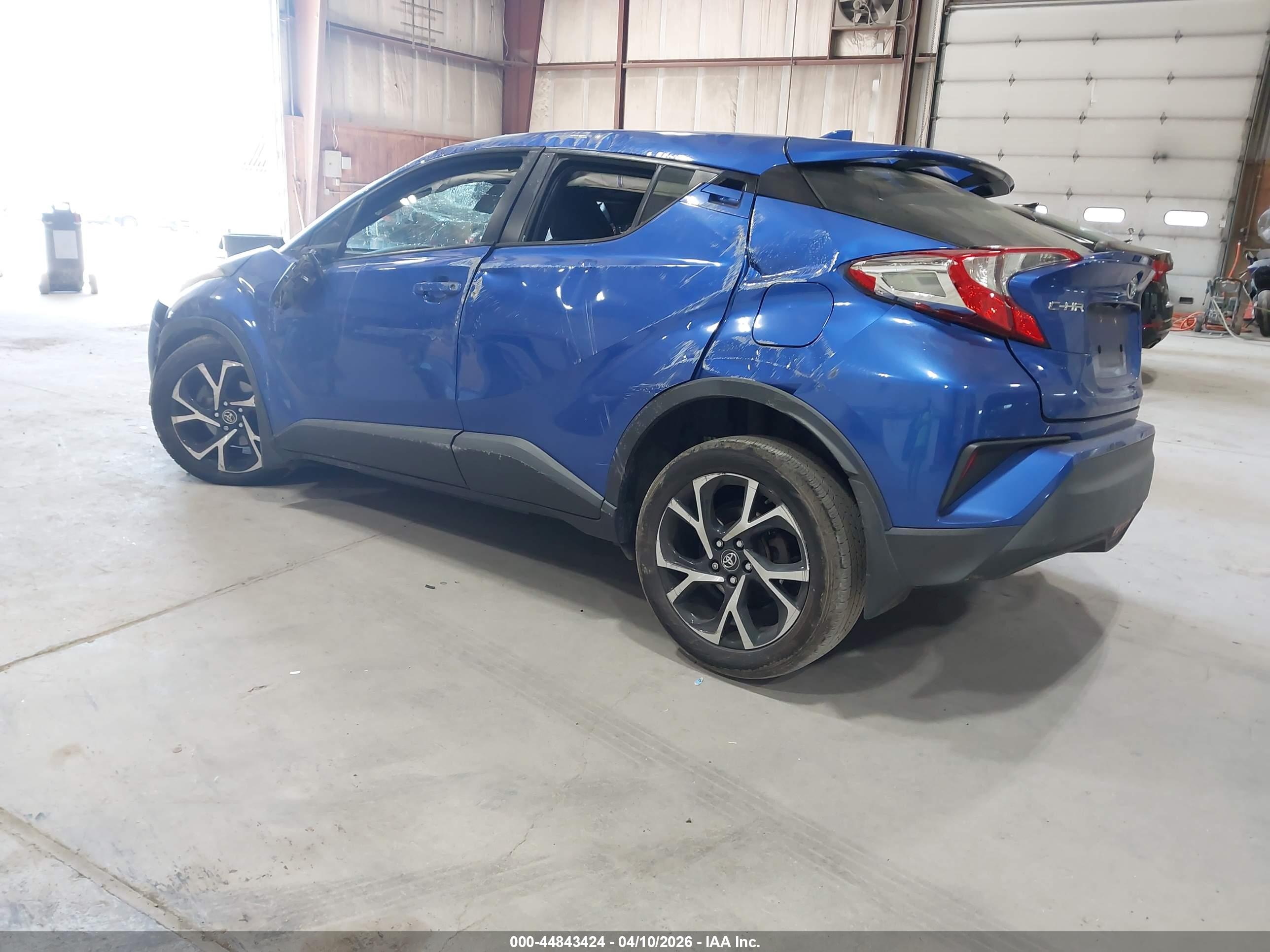 TOYOTA C-HR image 3