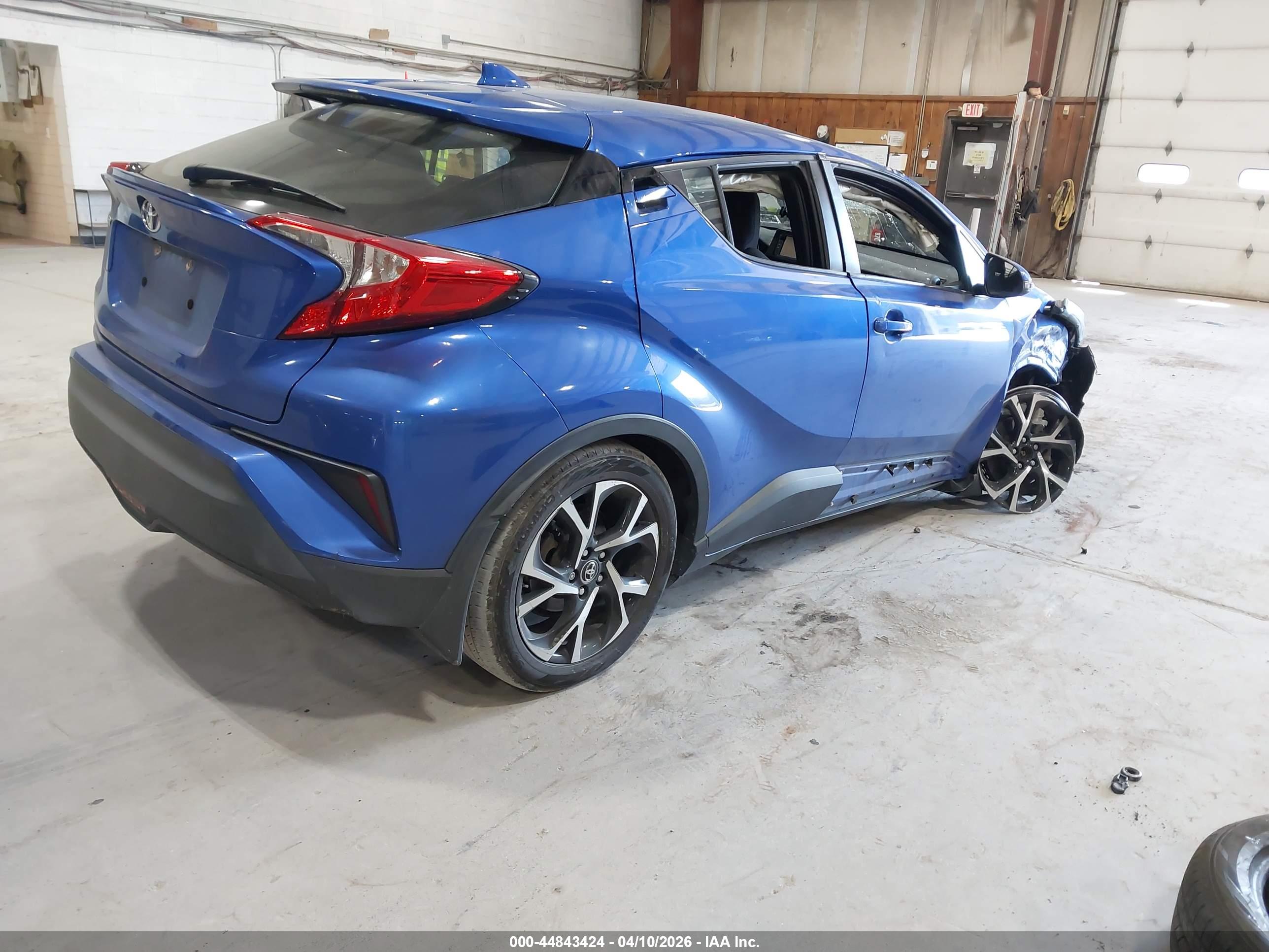 TOYOTA C-HR image 4