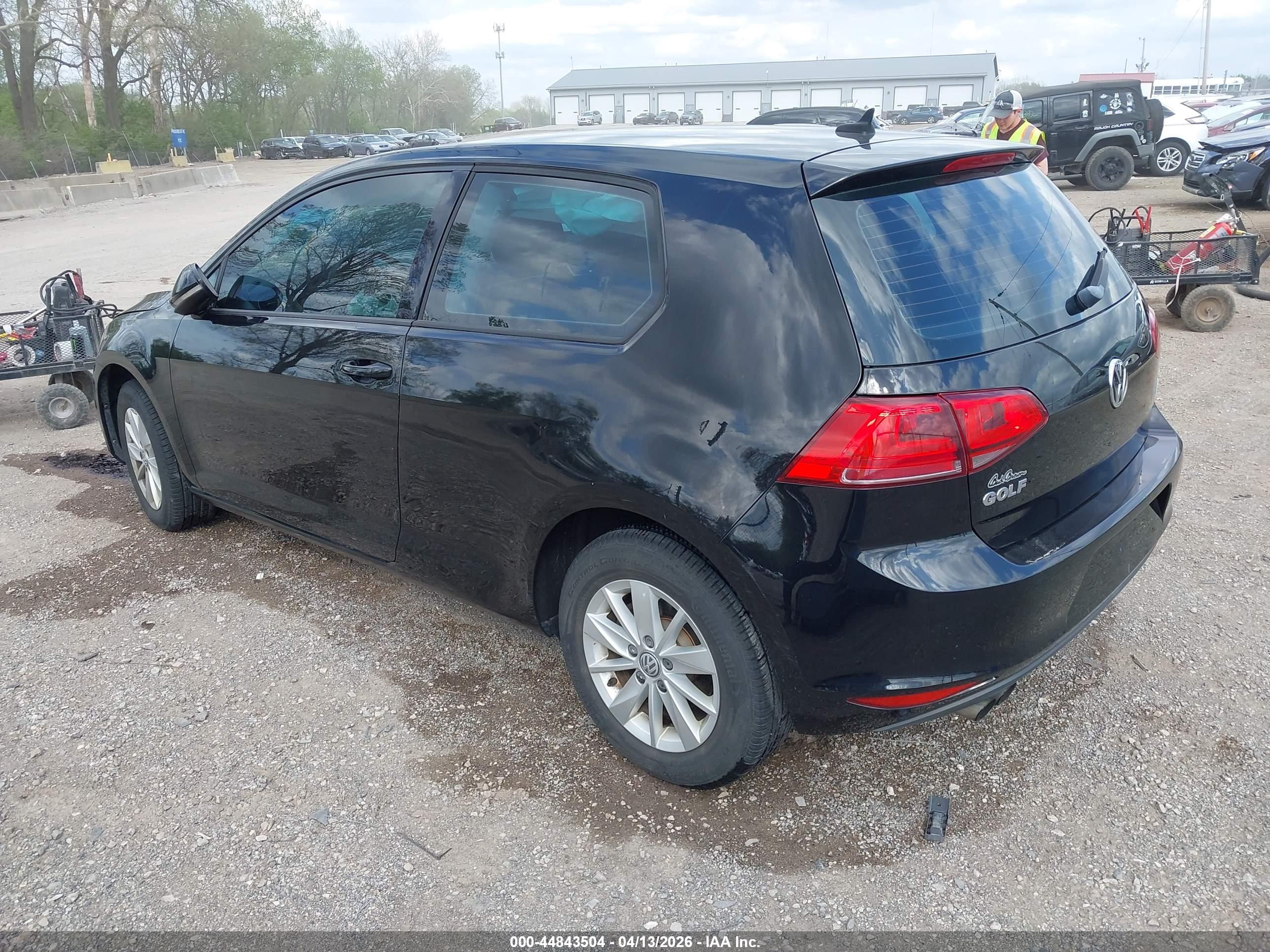 VOLKSWAGEN GOLF image 3