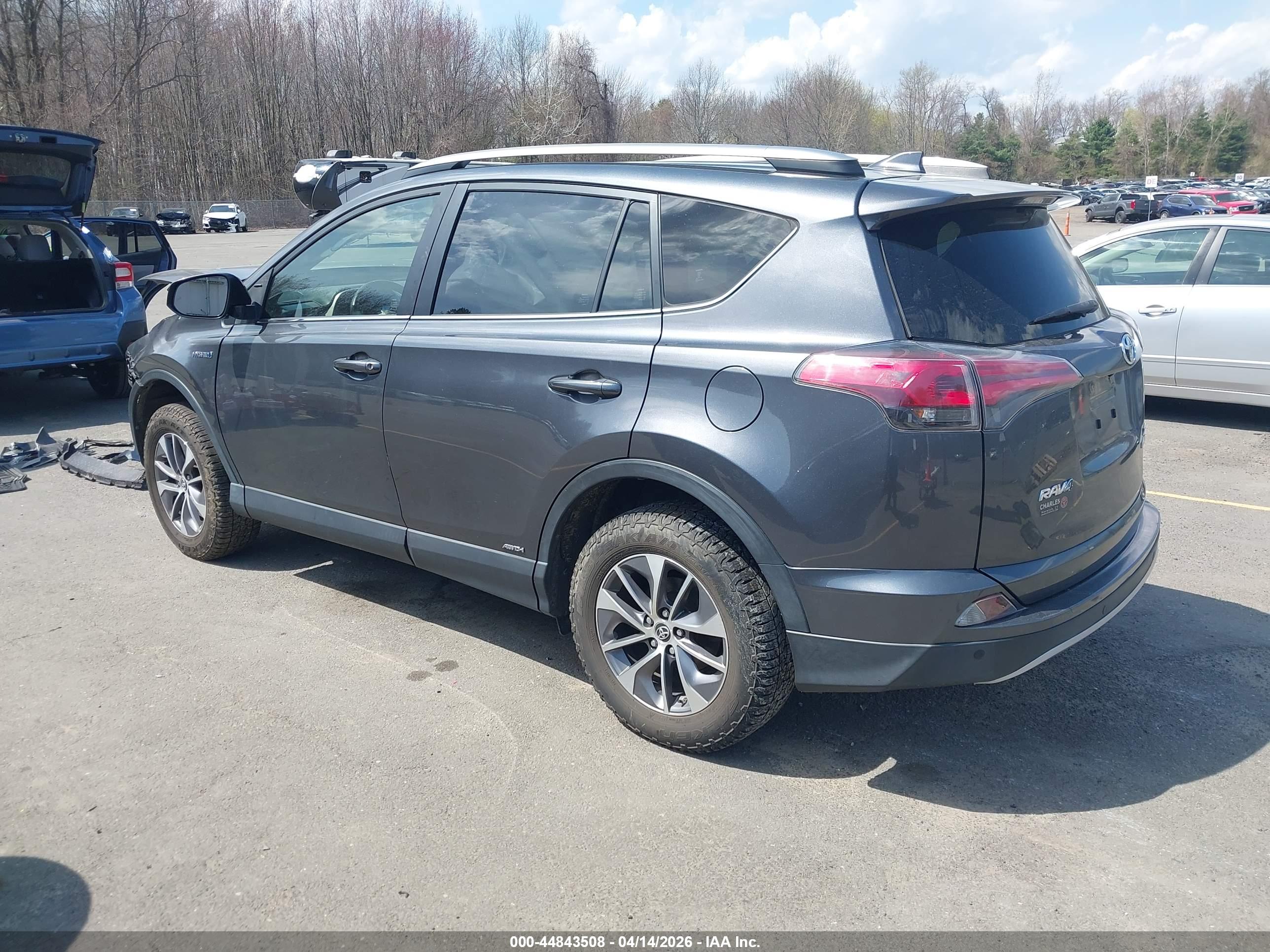 TOYOTA RAV4 image 3