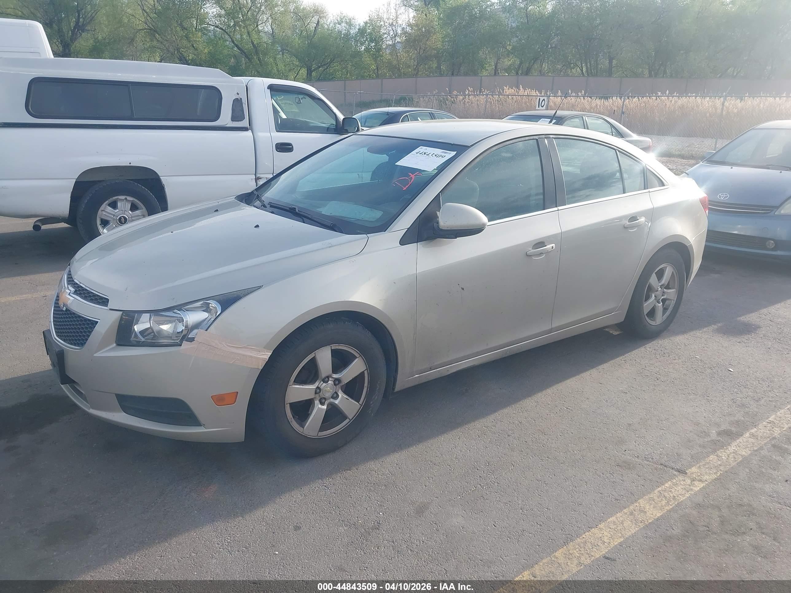 CHEVROLET CRUZE image 2