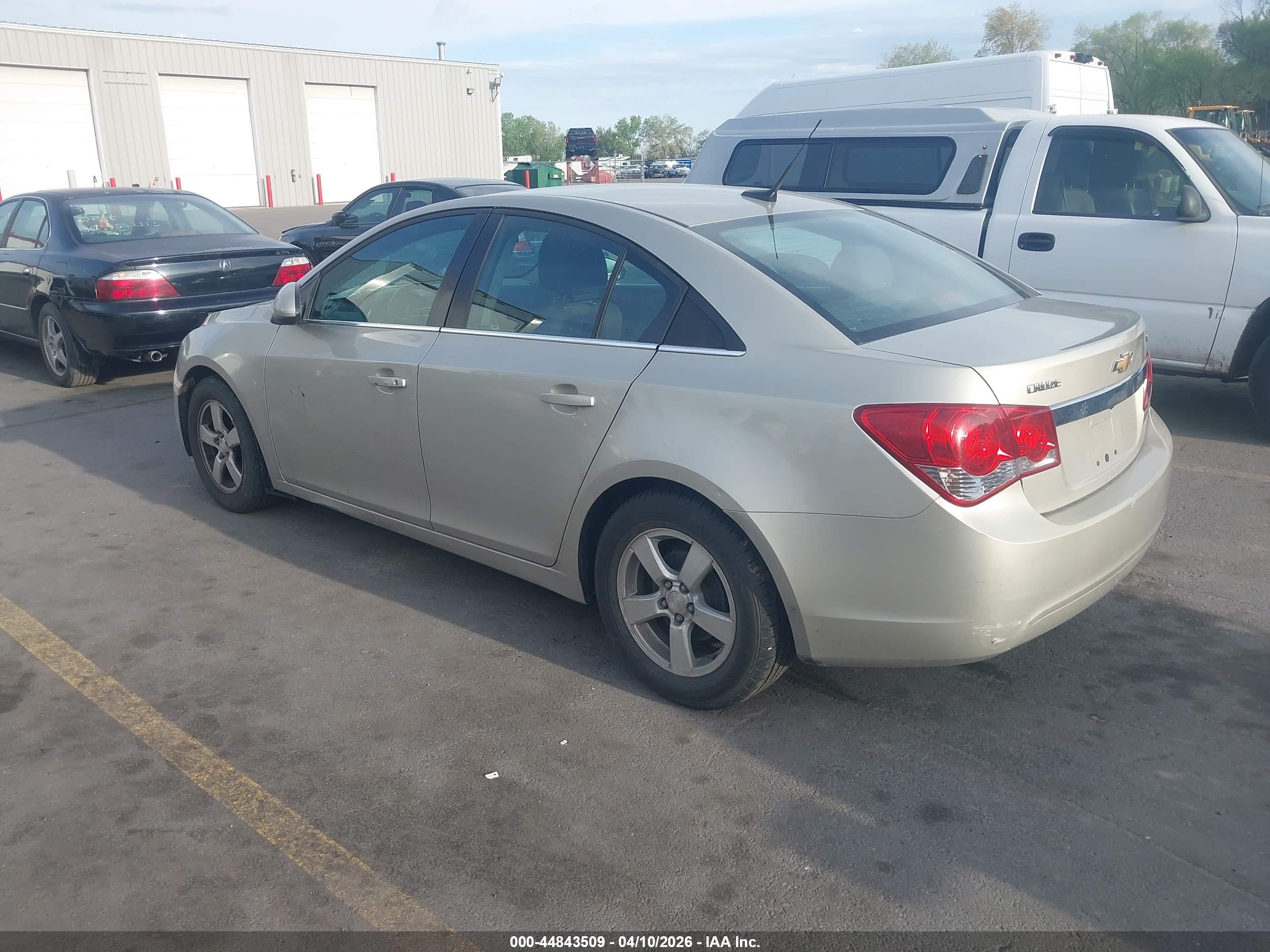 CHEVROLET CRUZE image 3