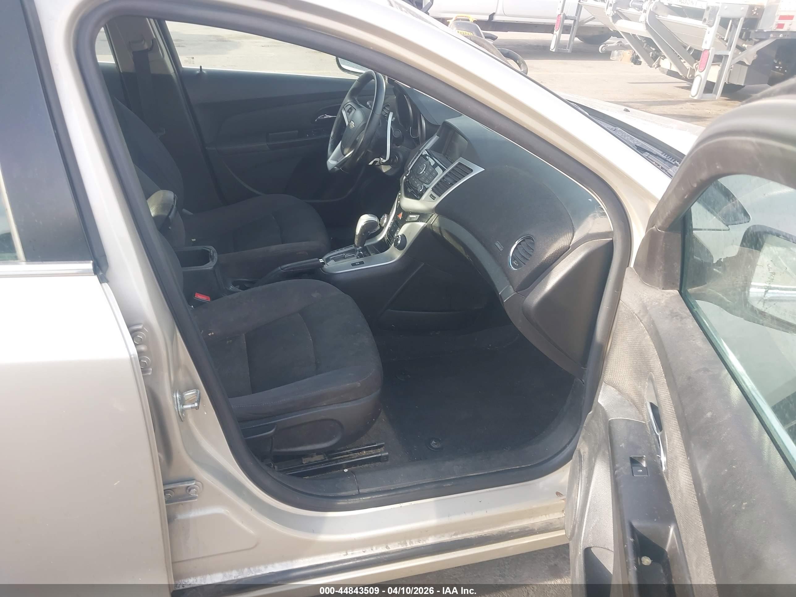 CHEVROLET CRUZE image 5
