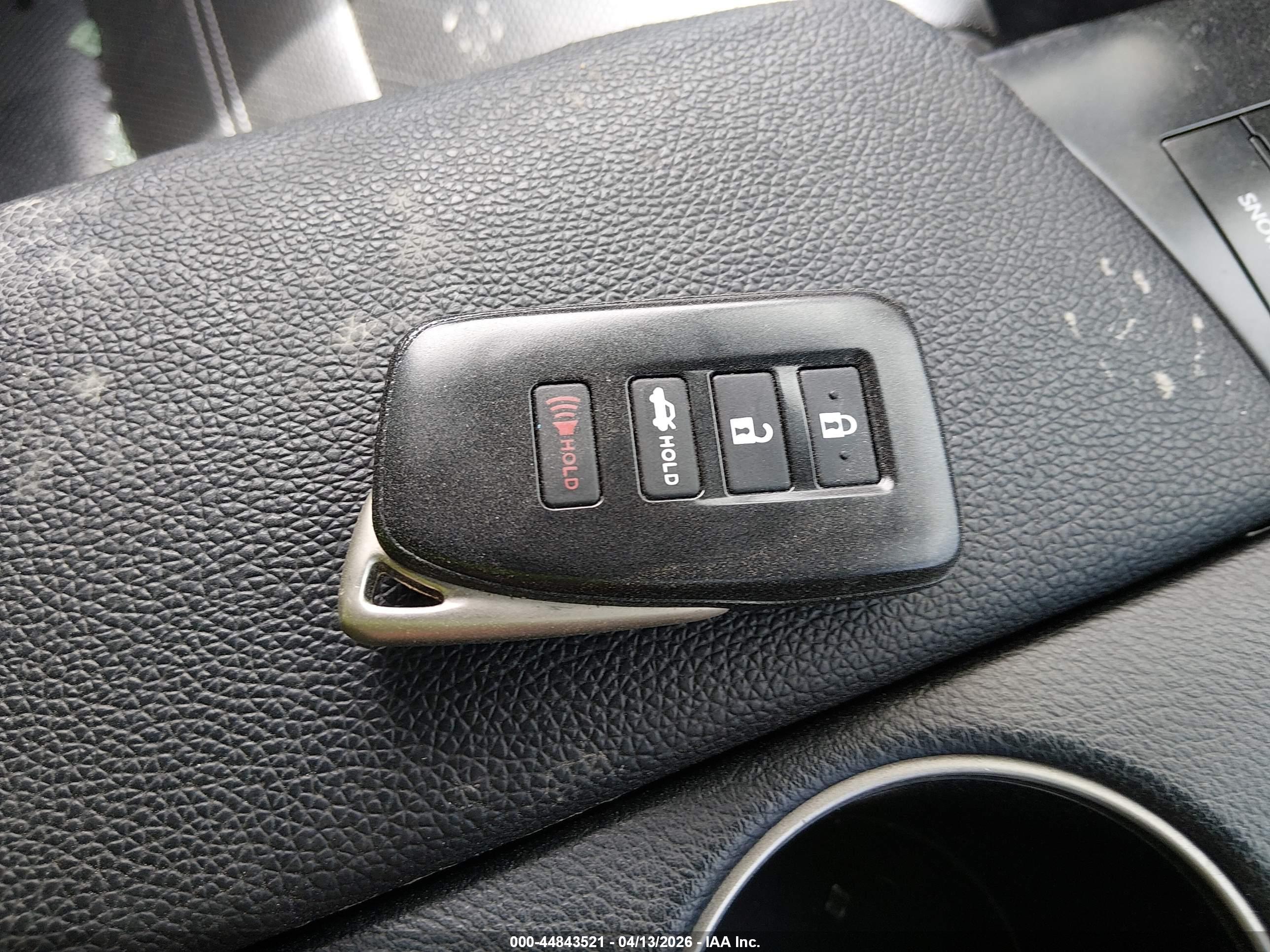LEXUS IS image 11