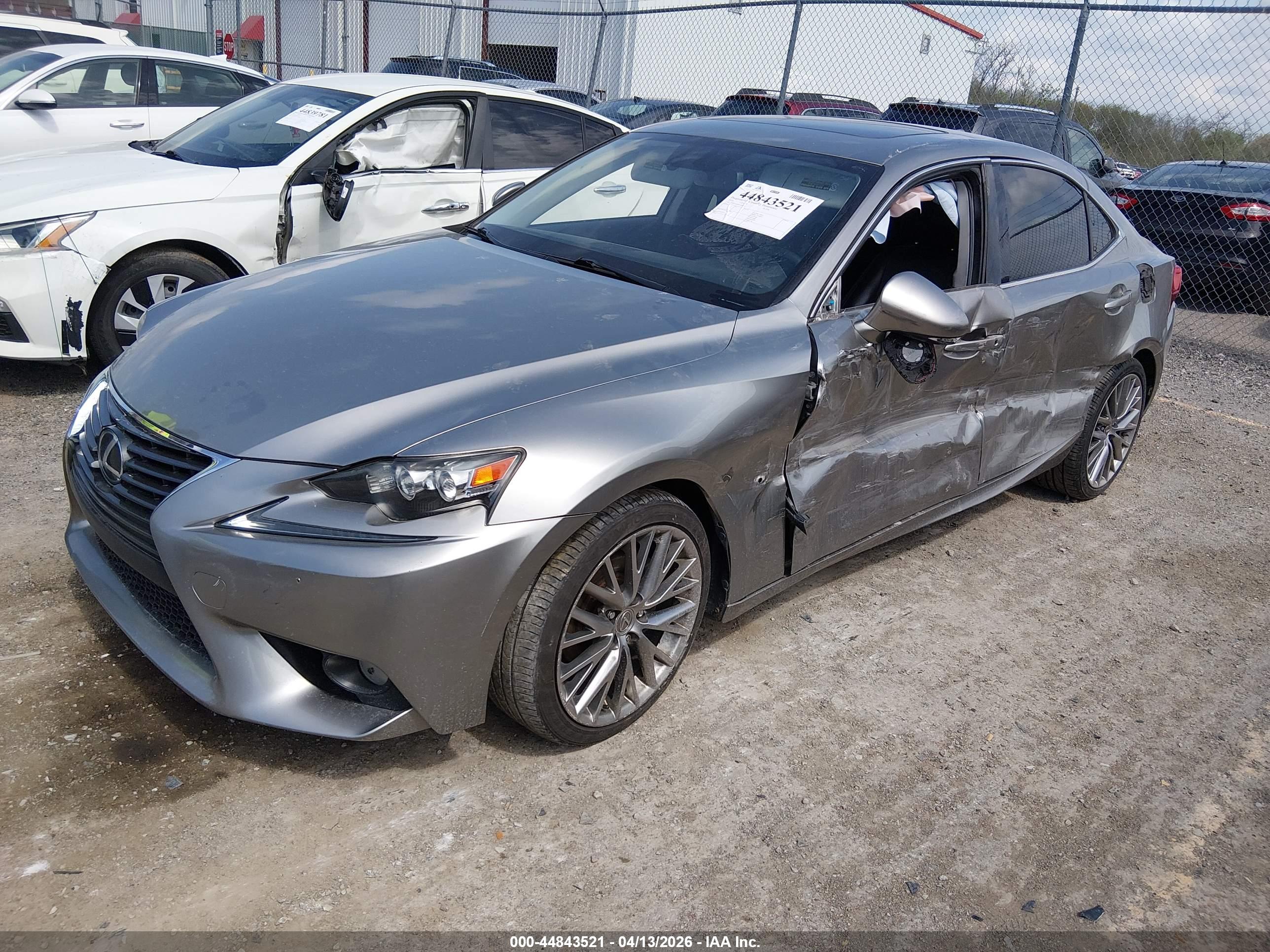 LEXUS IS image 2