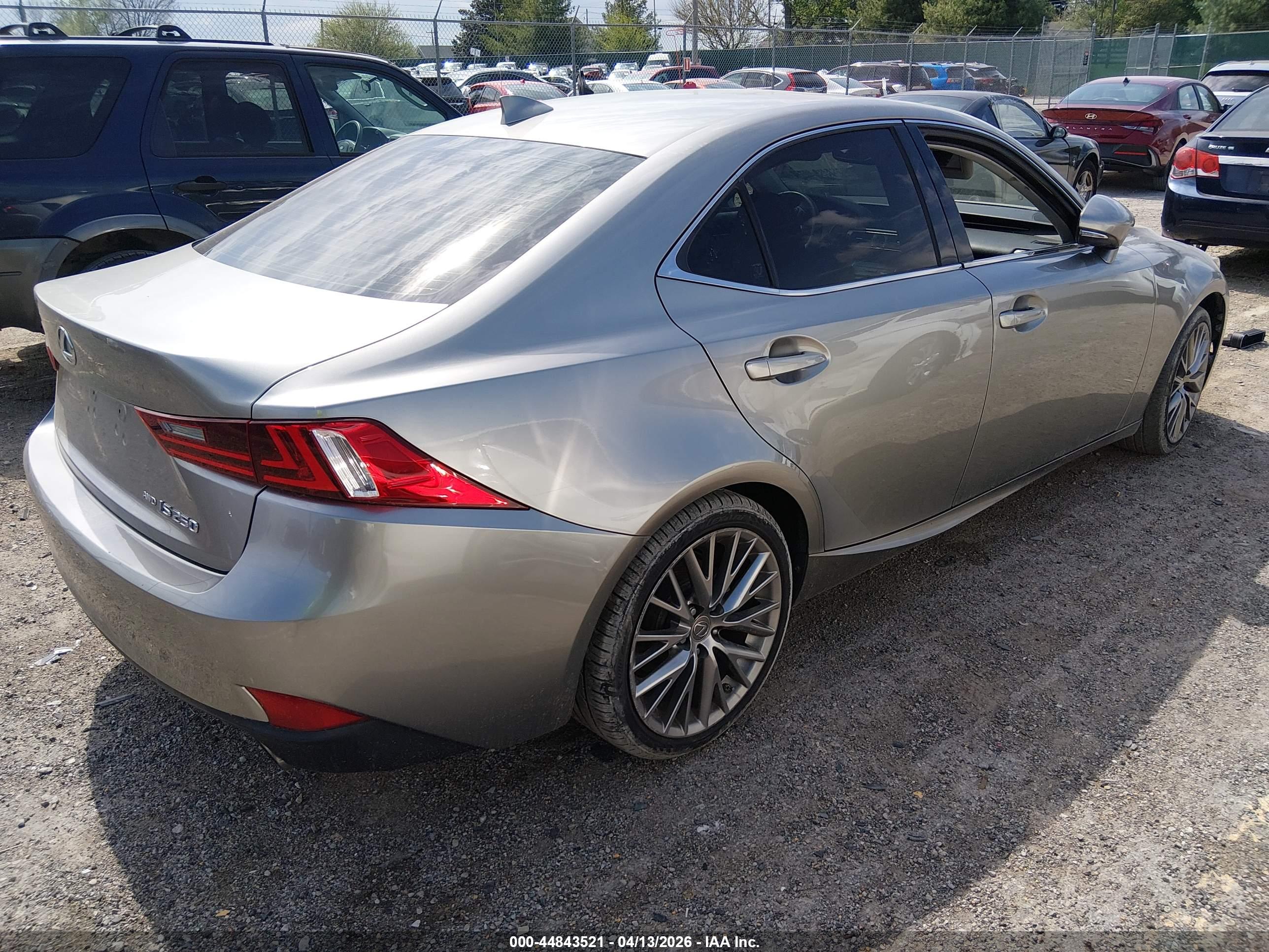 LEXUS IS image 4