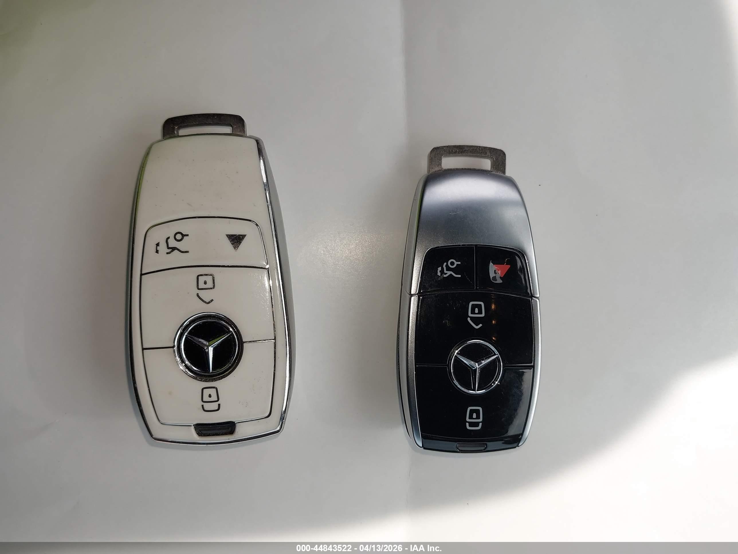 MERCEDES-BENZ E image 11