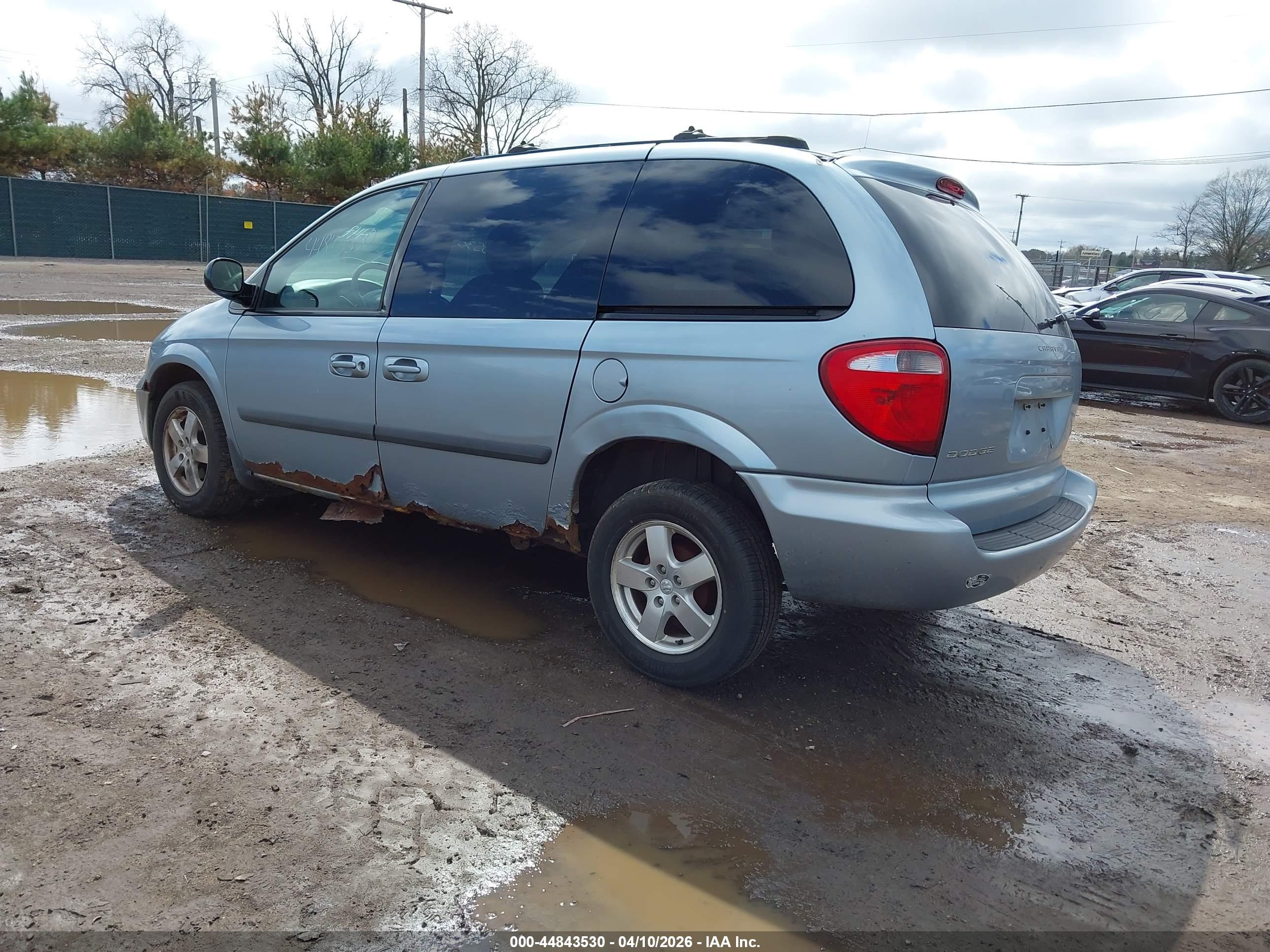 DODGE CARAVAN image 3