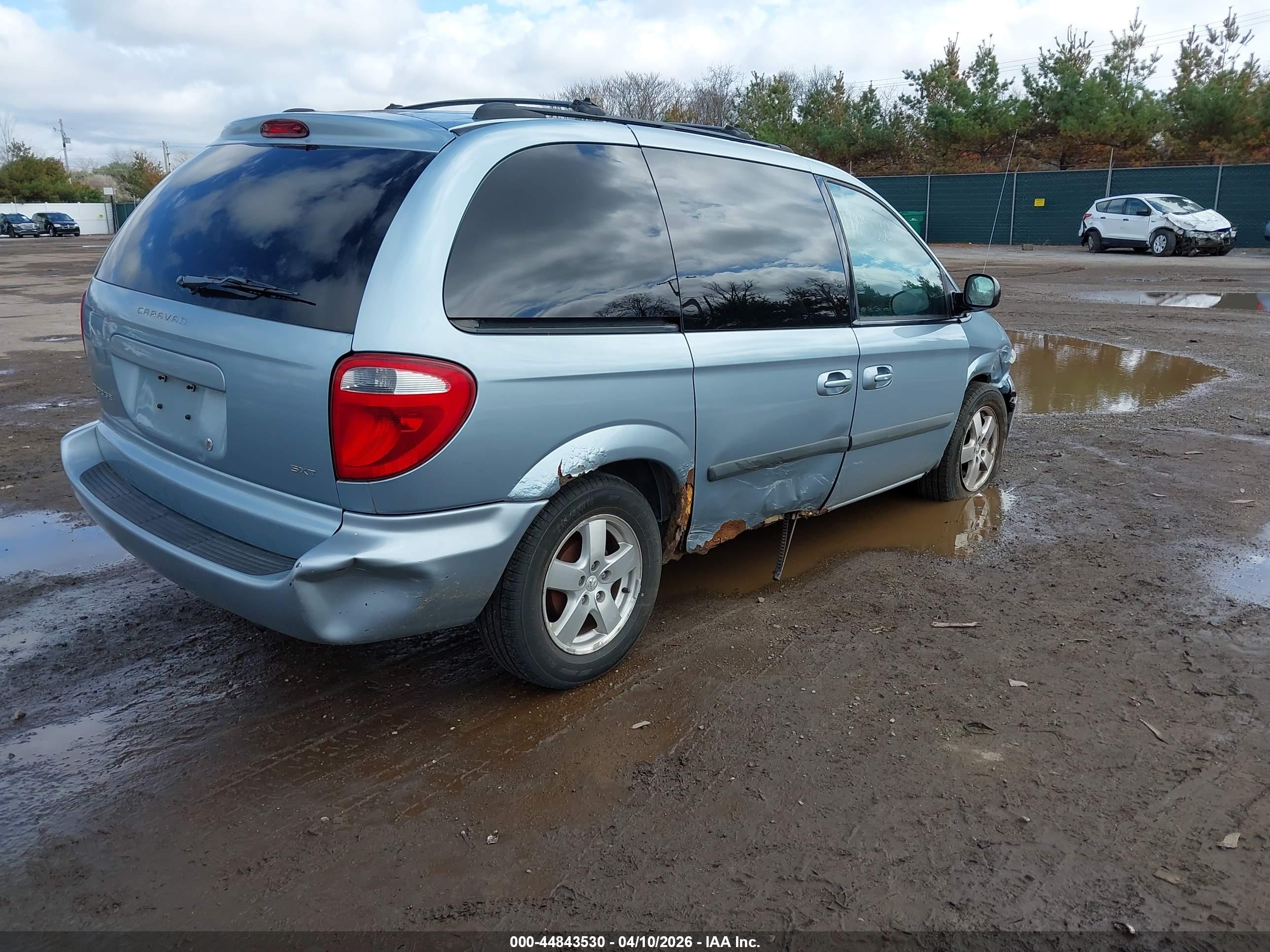 DODGE CARAVAN image 4