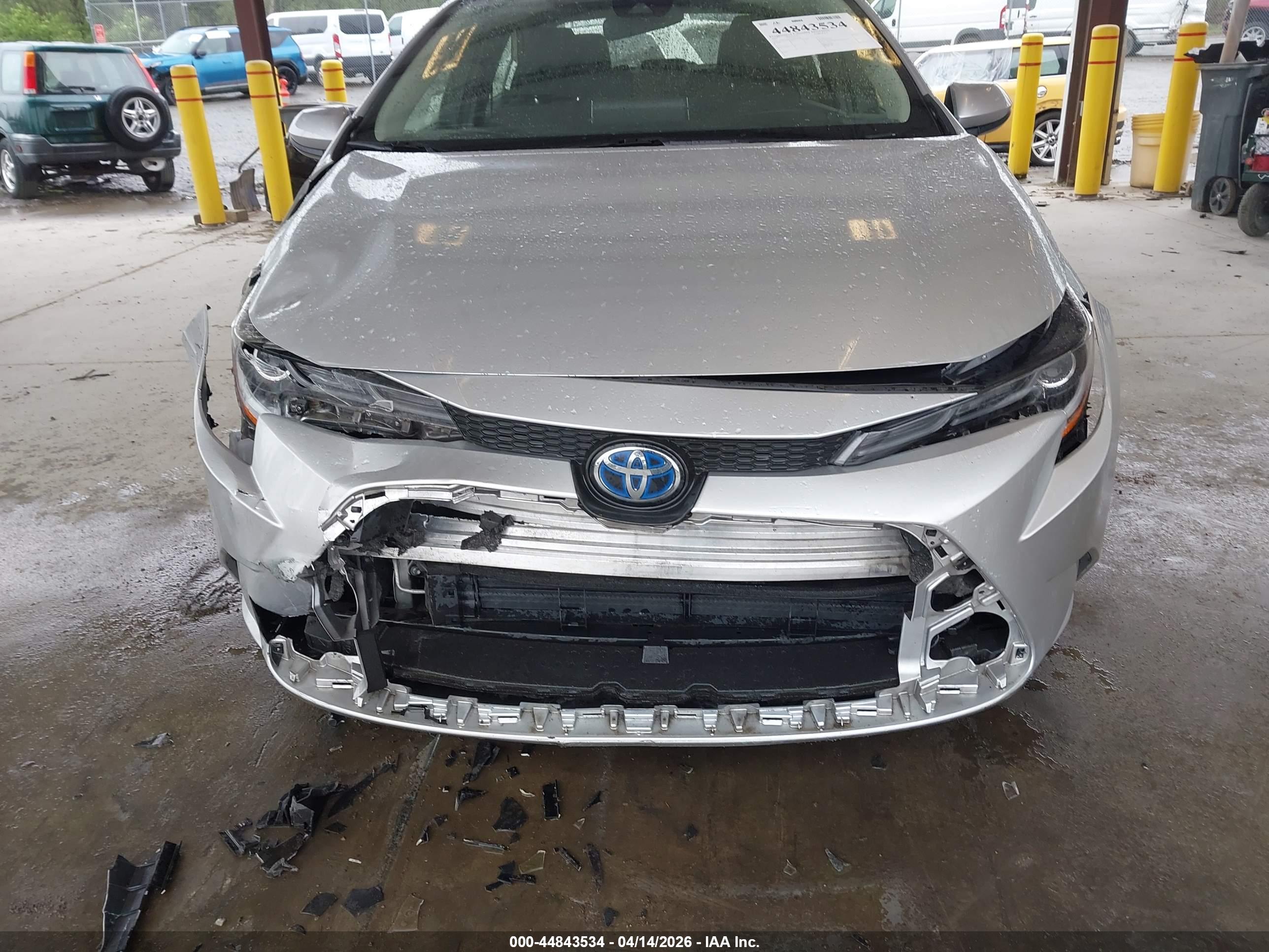 TOYOTA COROLLA image 6