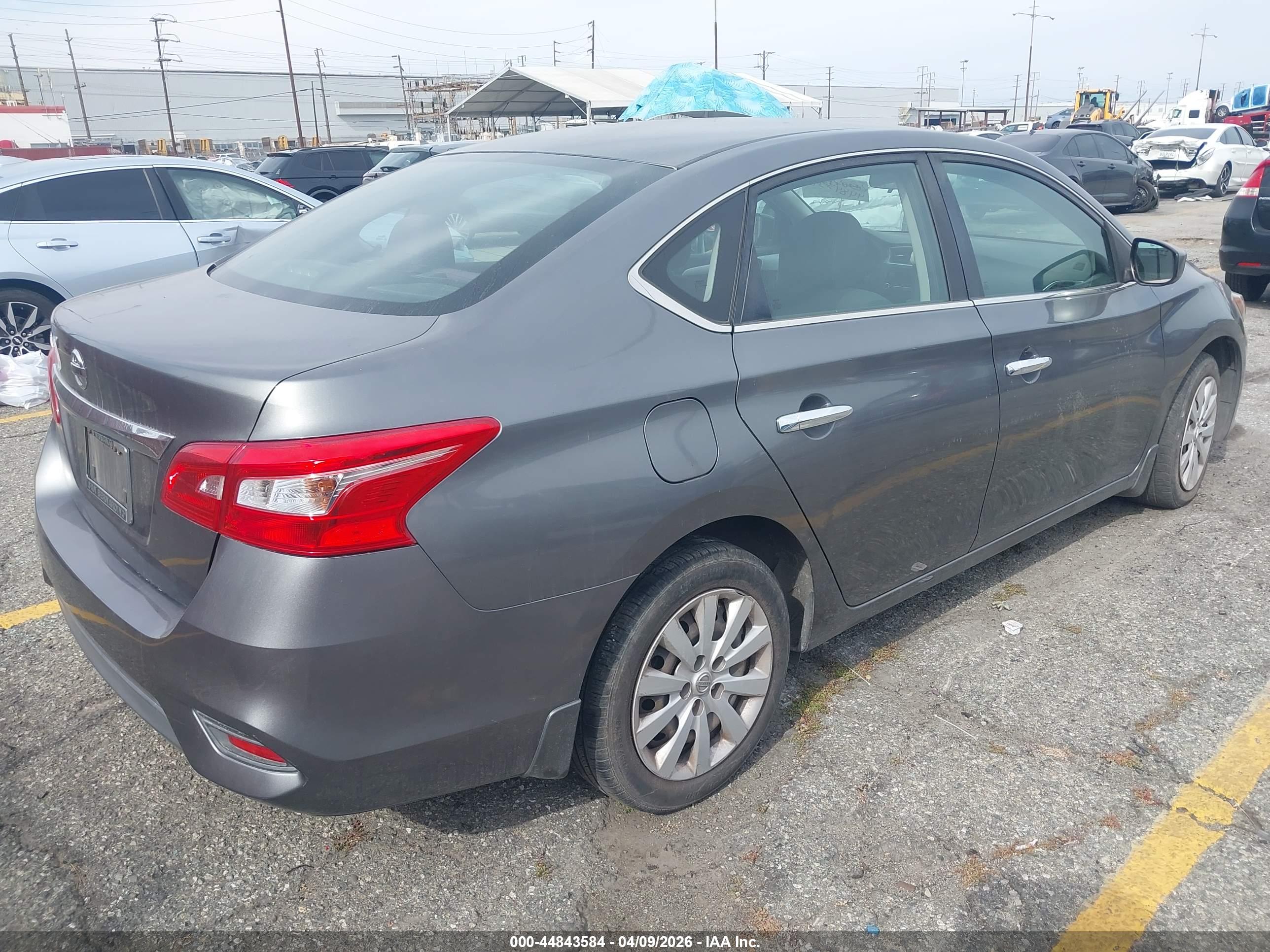 NISSAN SENTRA image 4