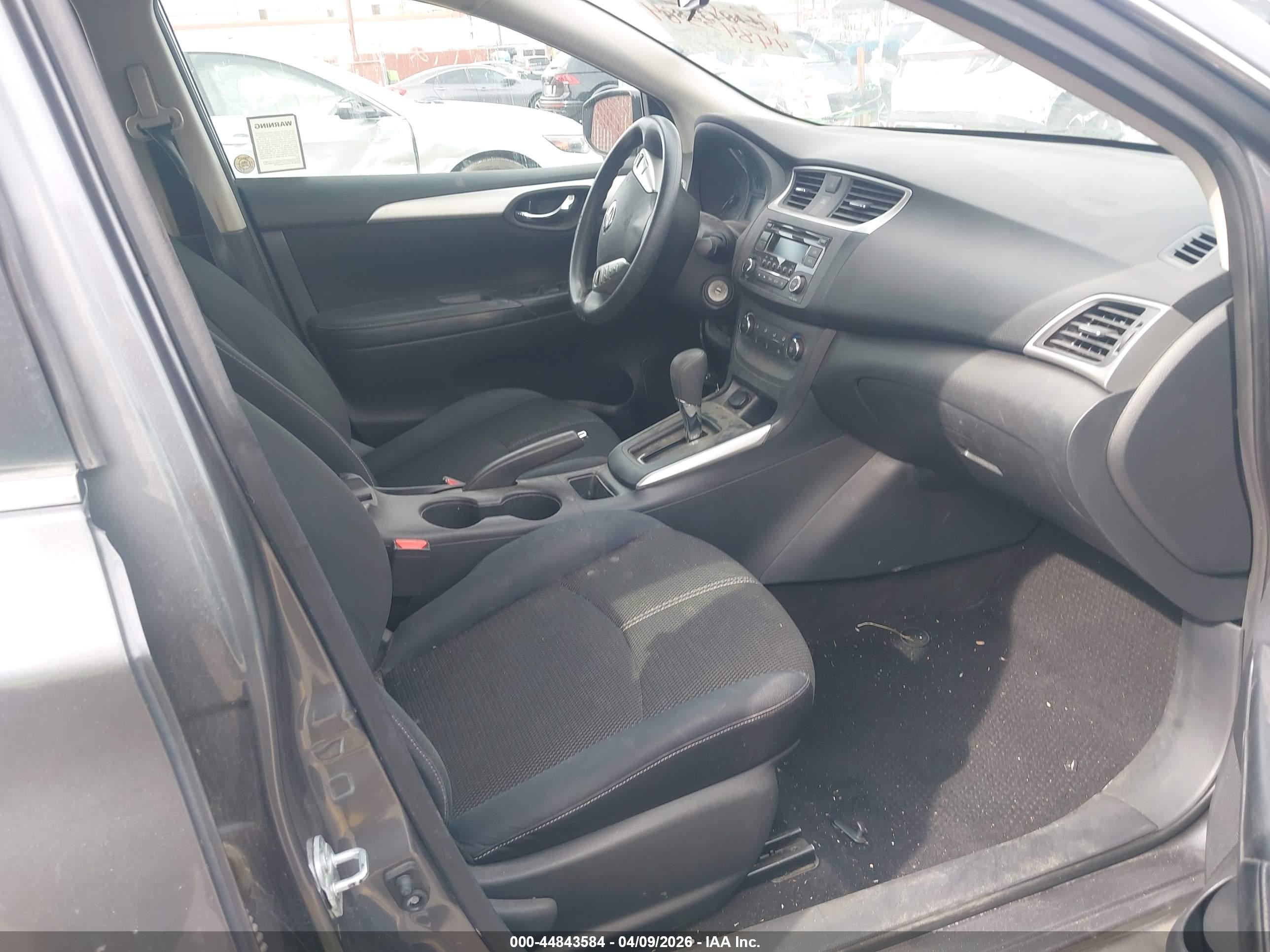 NISSAN SENTRA image 5