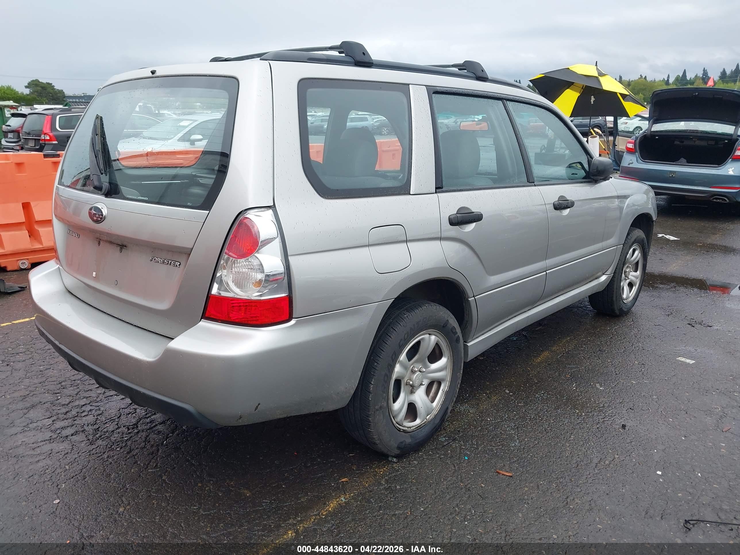 SUBARU FORESTER image 4