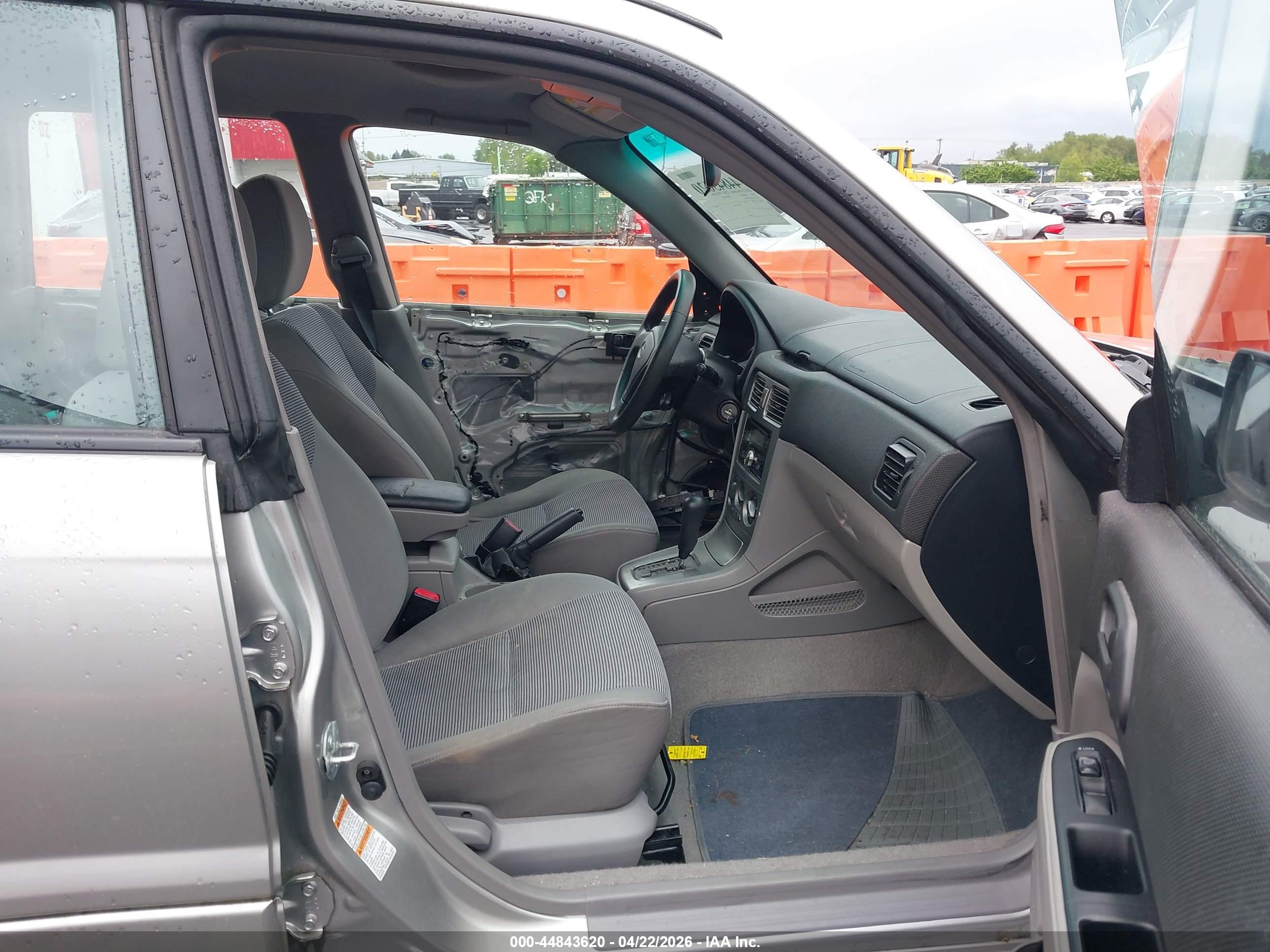 SUBARU FORESTER image 5