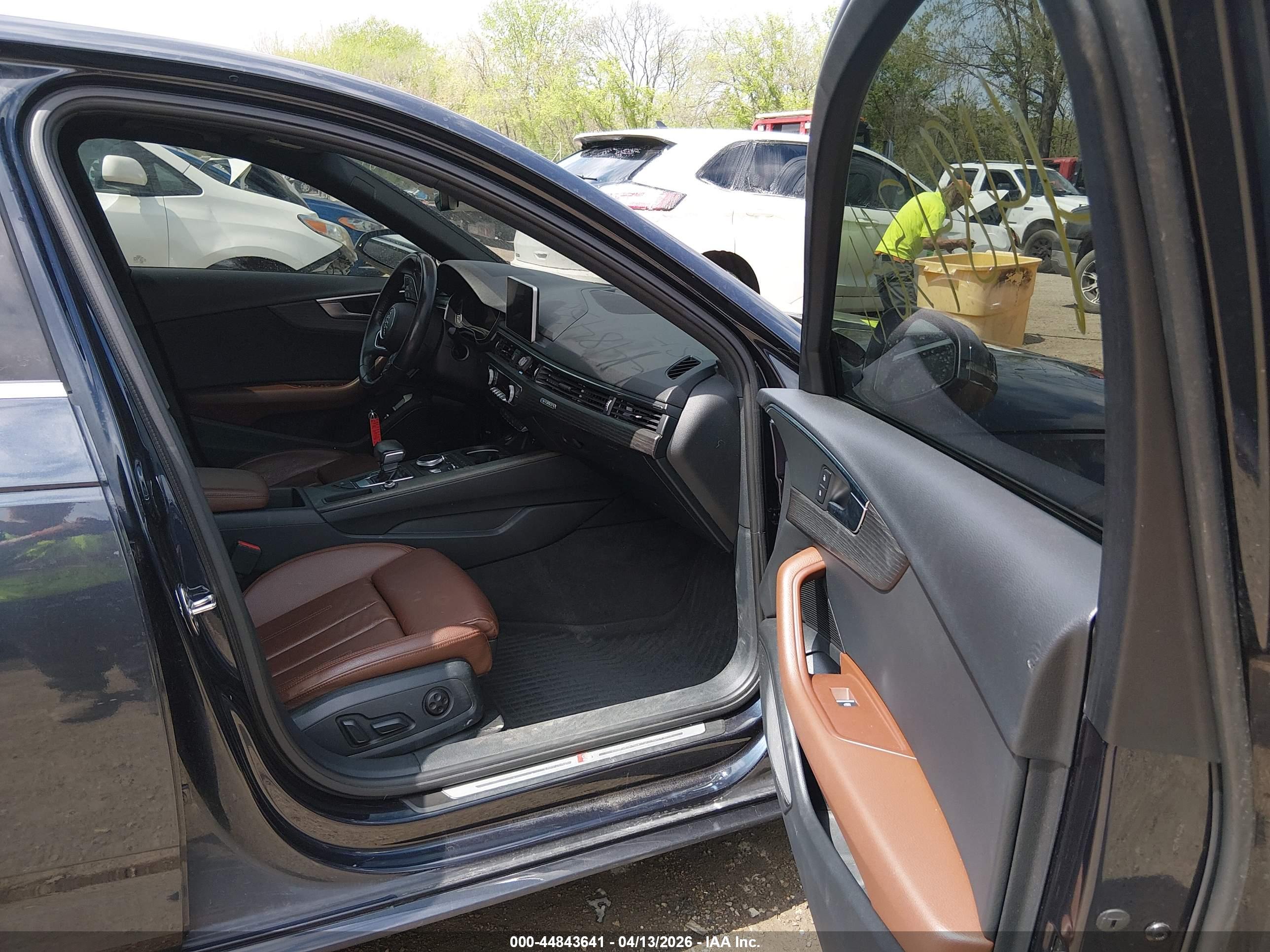 AUDI A4 image 5